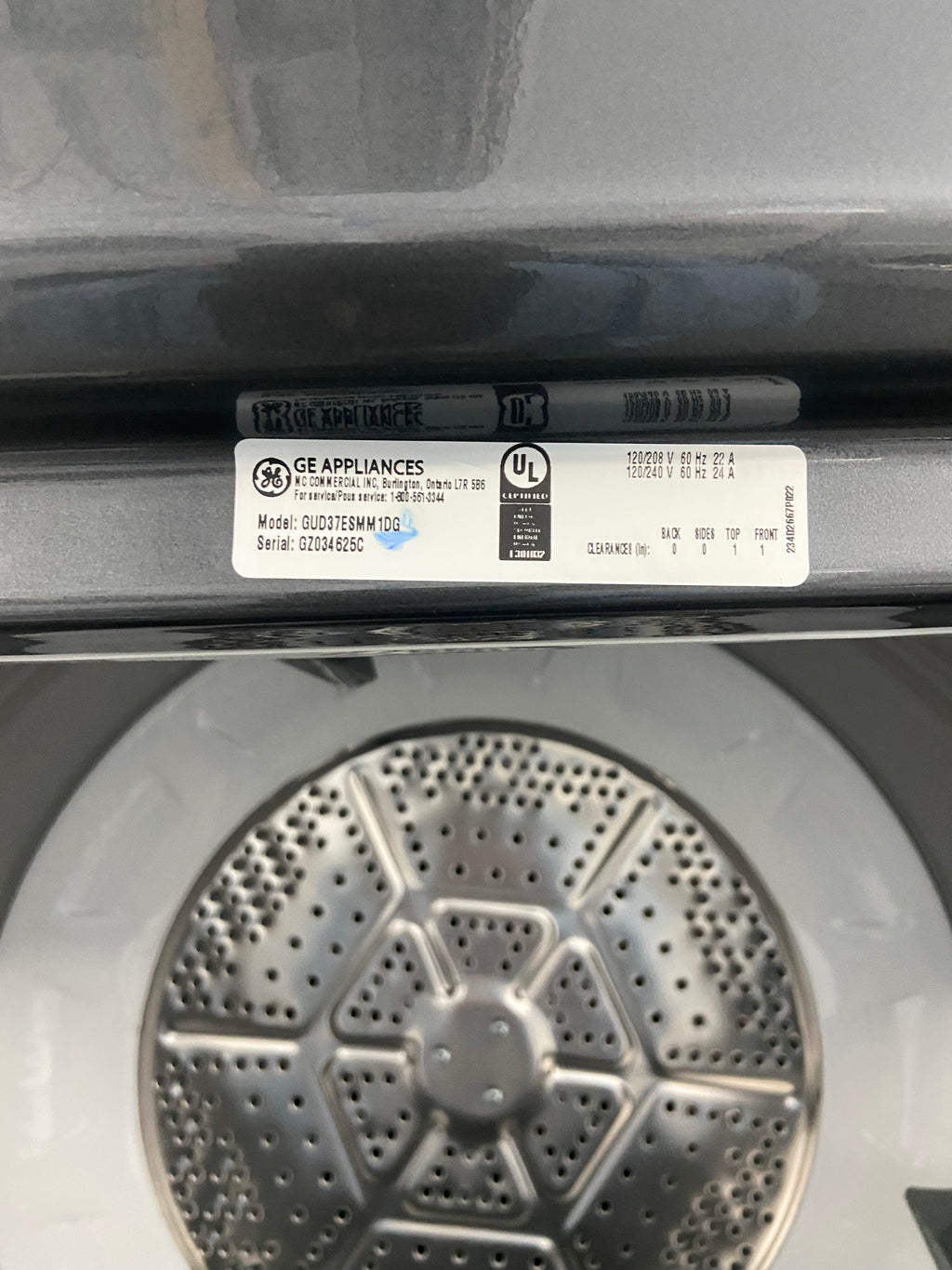 27” GE GUD37ESMM1DG Laundry Center, Contains Agitator Washer: 4.4 cu. ft. Capacity,11 Wash Cycles, 800 RPM Spin Speed, Dryer: 5.9 cu. ft. Capacity, Electric