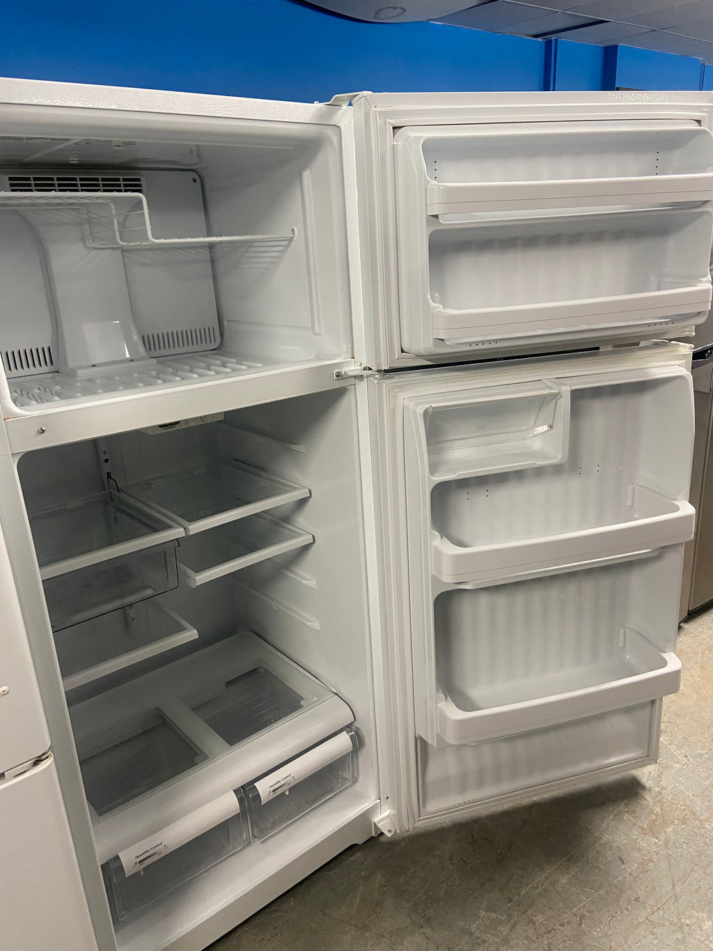 Beaumark white fridge