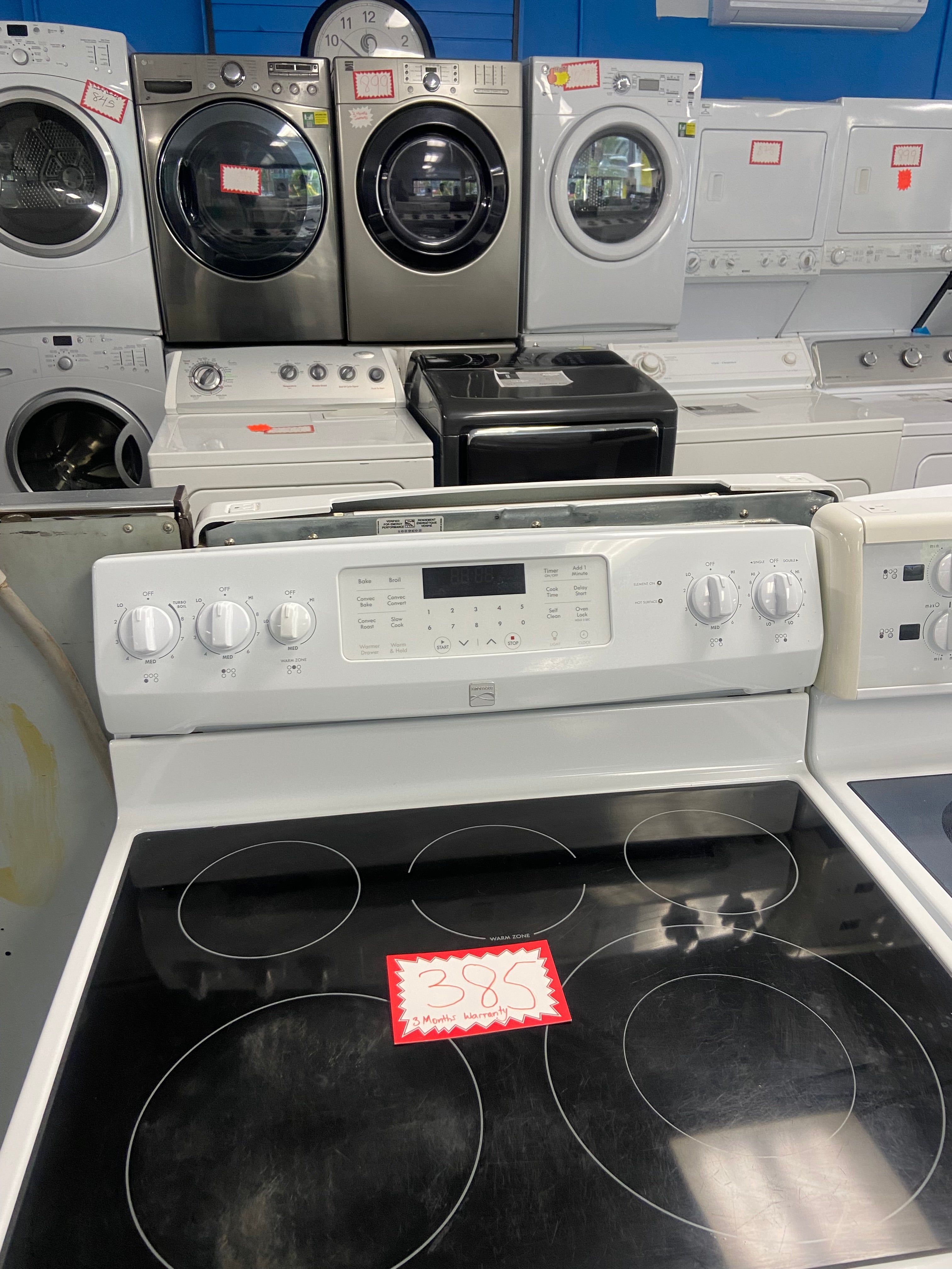 White 30” Kenmore 970C653321 Glass Top Stove (Refurbished)