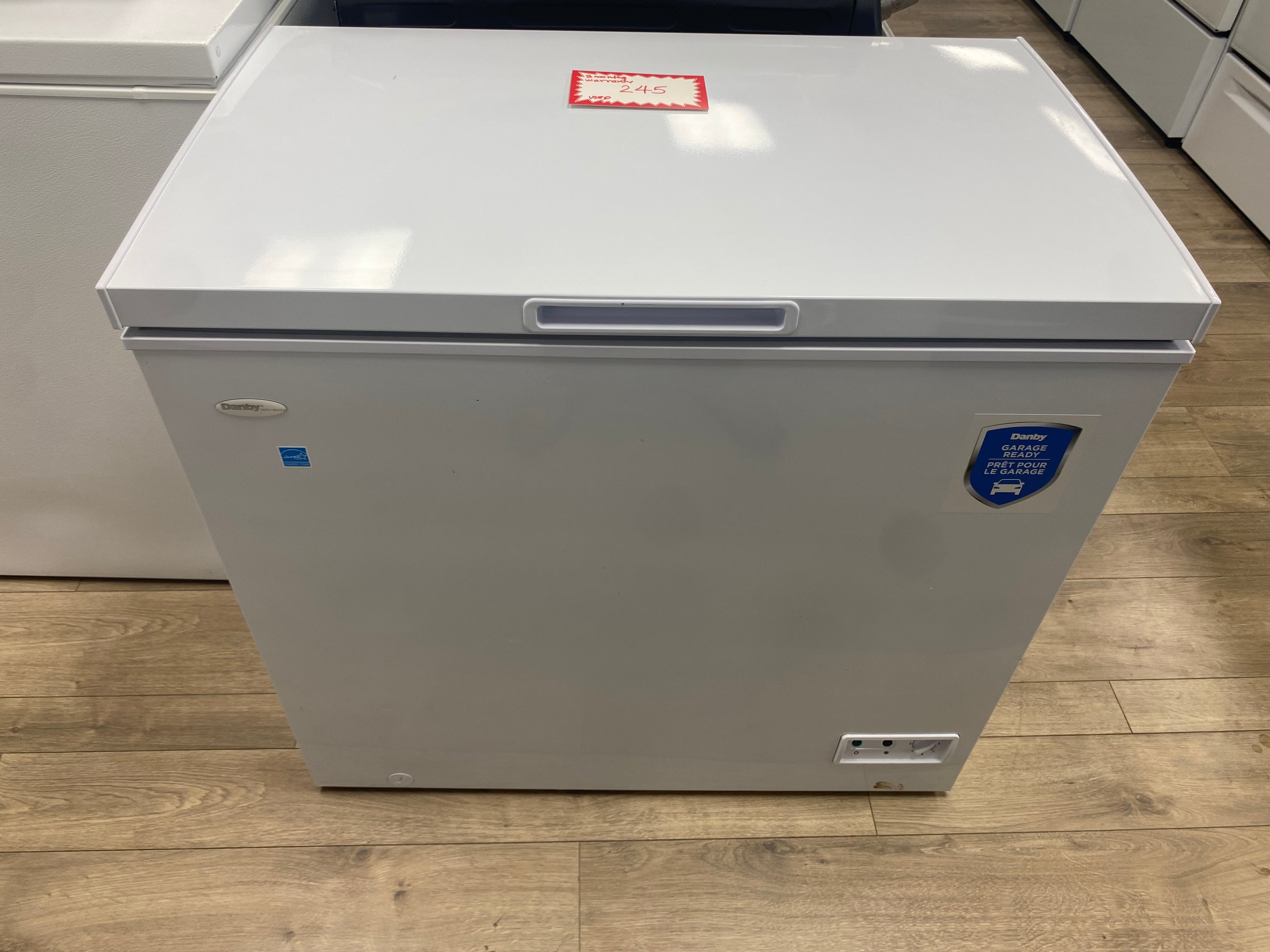Frost free, 7cuft portable white Danby chest freezer "refurbished" energy star rated