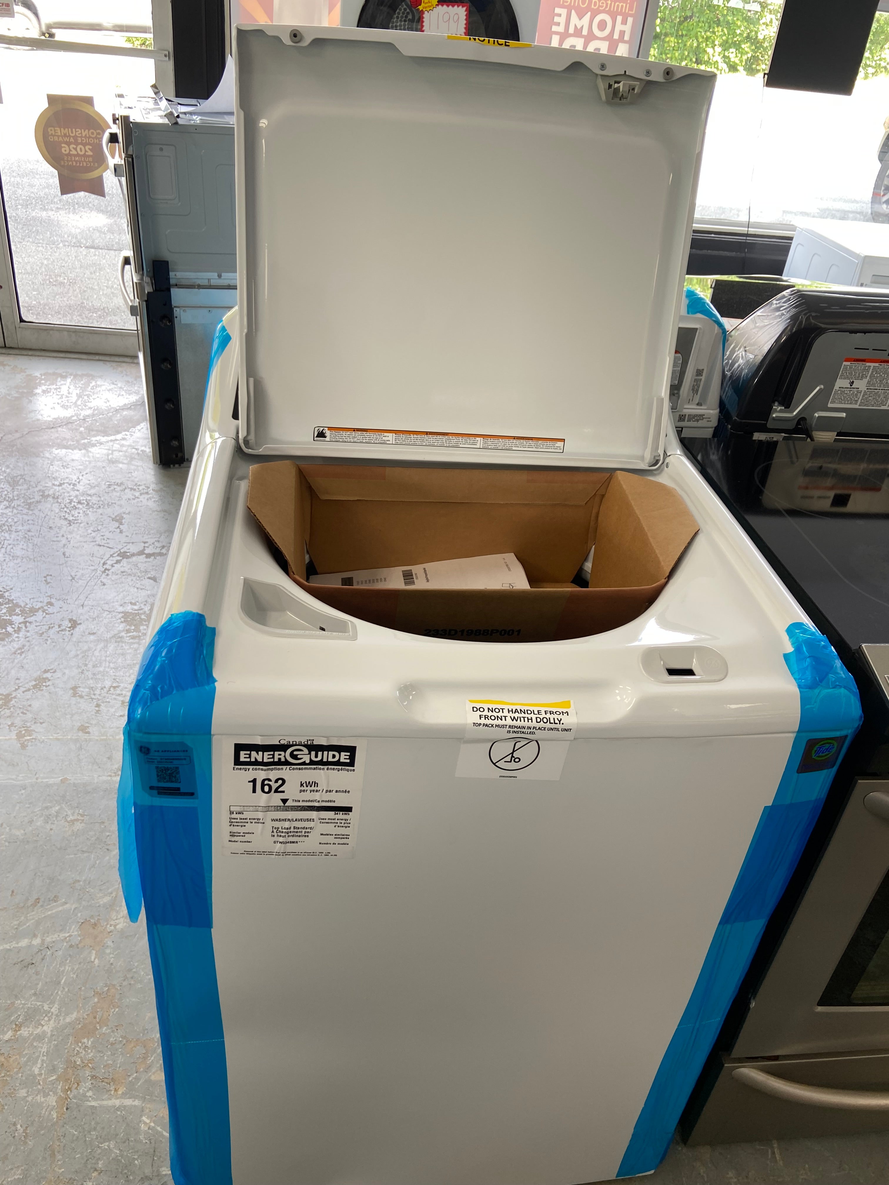 GE GTW334BMR0WS Top Load Washer, 27 inch Width, 4.4 cu. ft. Washer Capacity, 800 RPM Washer Spin Speed, 12 Wash Cycles, 6 Temperature Settings, Agitator, White colour