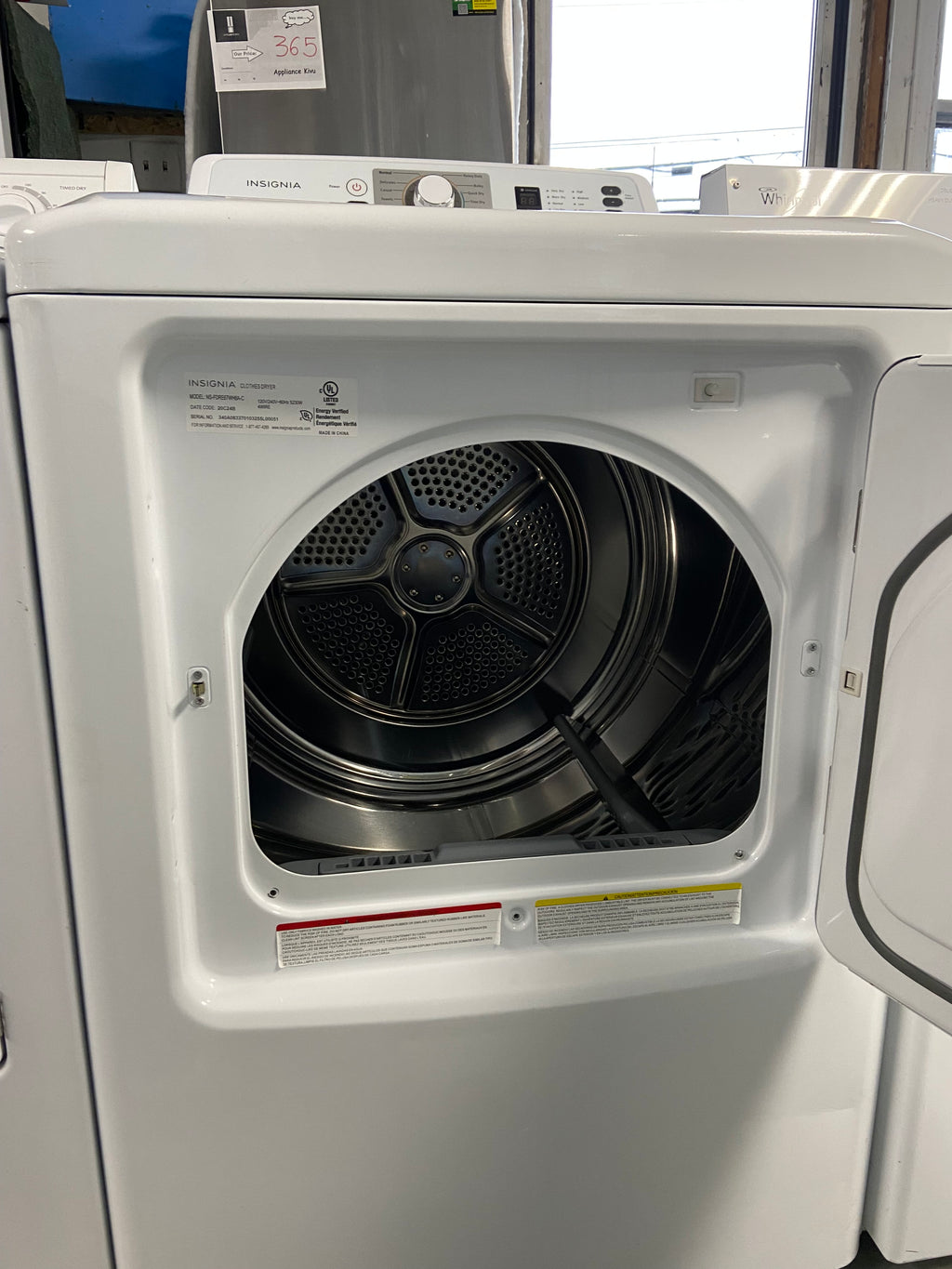 White Insignia 27” Dryer, Extra Large Capacity