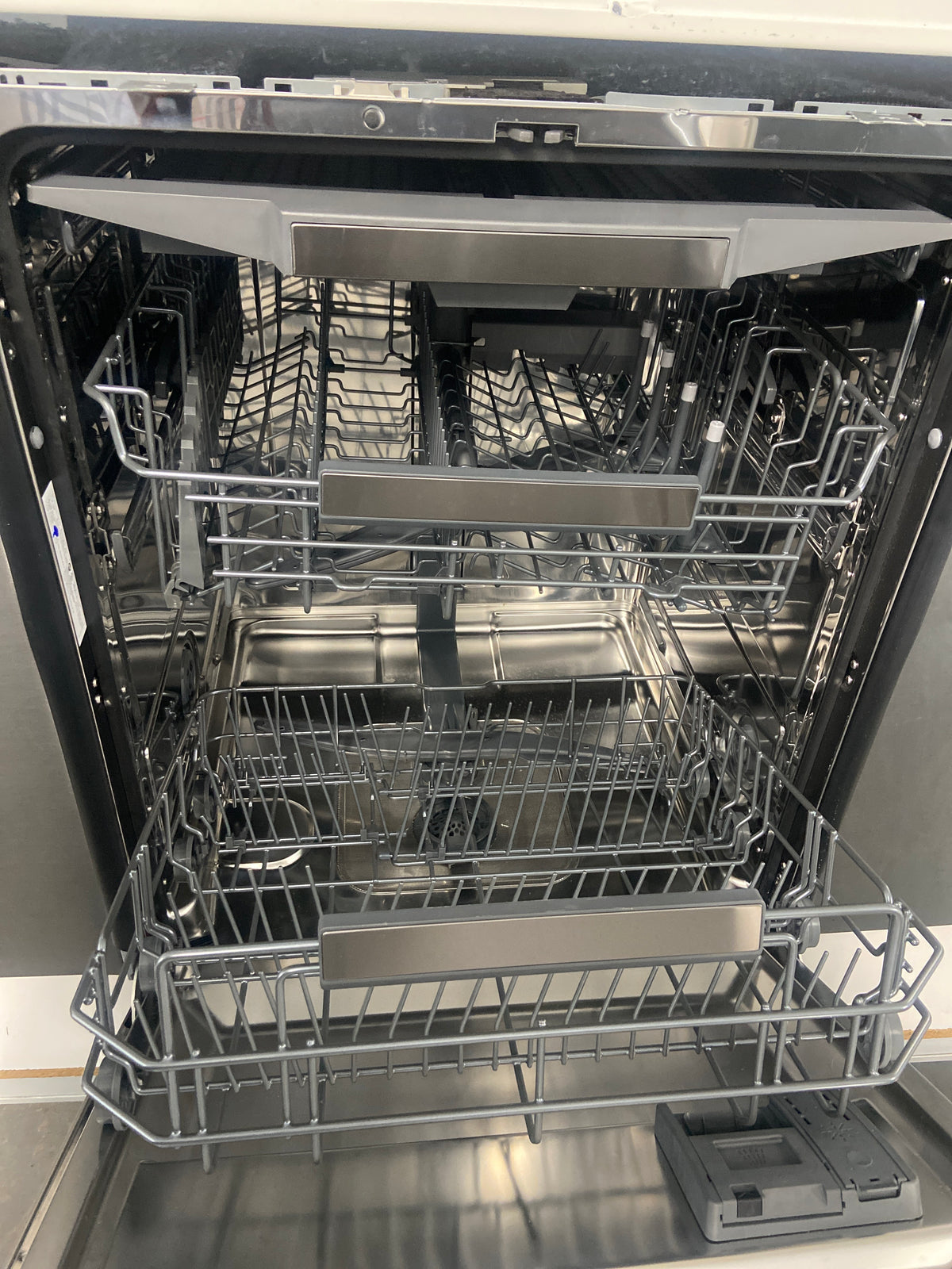 GE stainless Dishwasher, “Lightly Used”, 6 Months Warranty