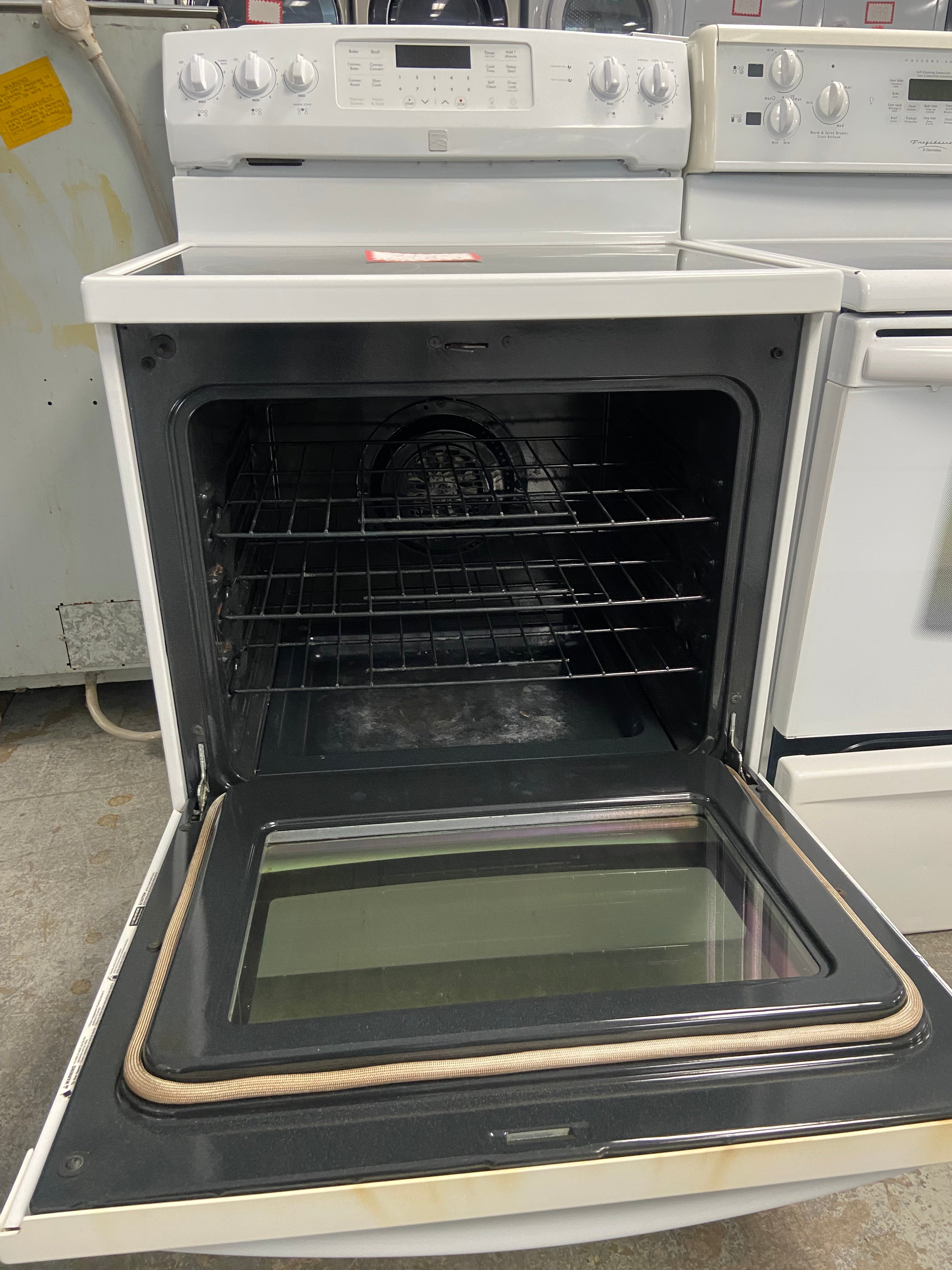 White 30” Kenmore 970C653321 Glass Top Stove (Refurbished)