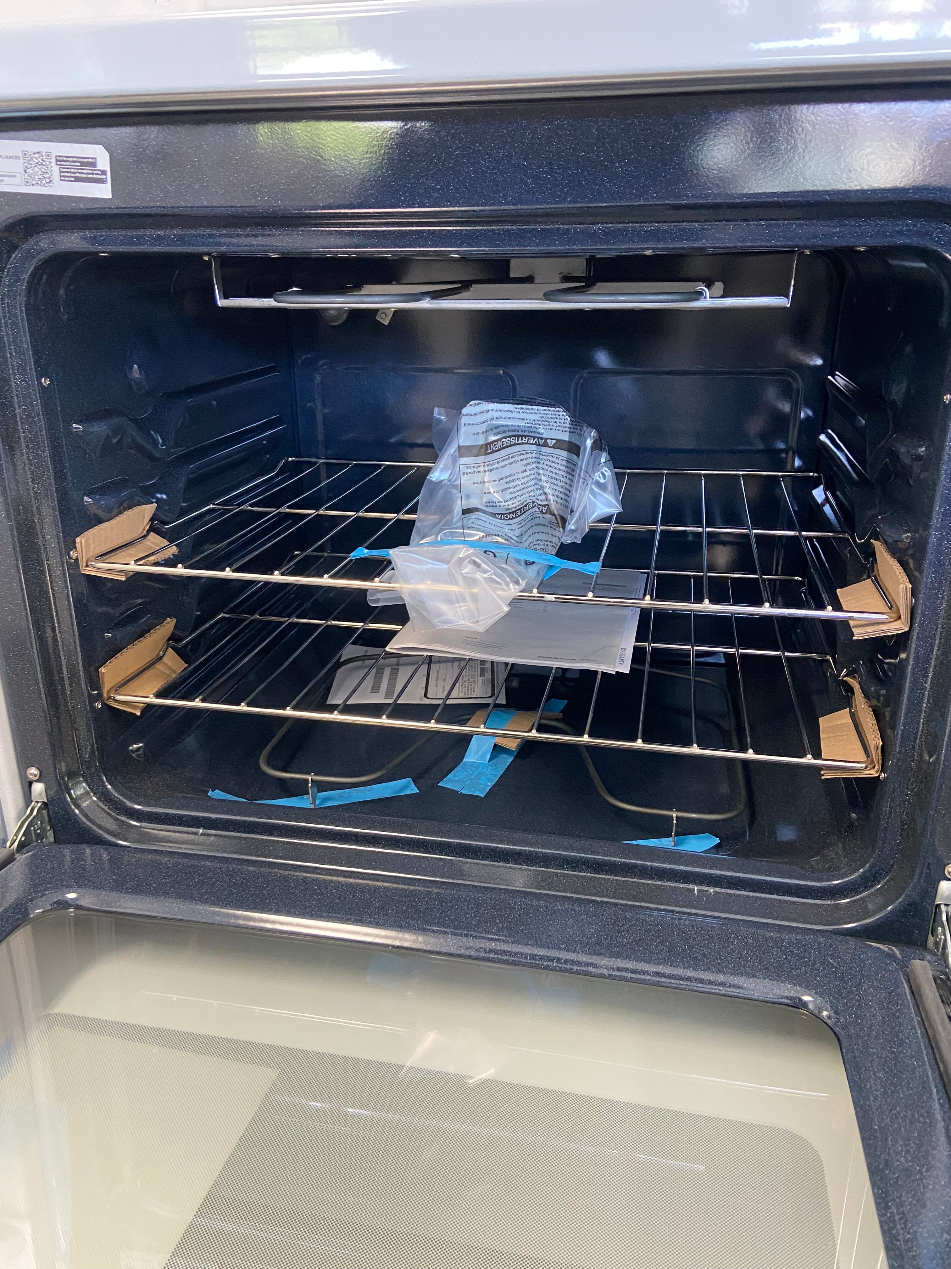 Moffat  Electric Range, 5 cu. ft. Capacity, 30 inch Exterior Width, 4 Burners, Storage Drawer, Manual Clean, 2,000 W Highest Element, White colour