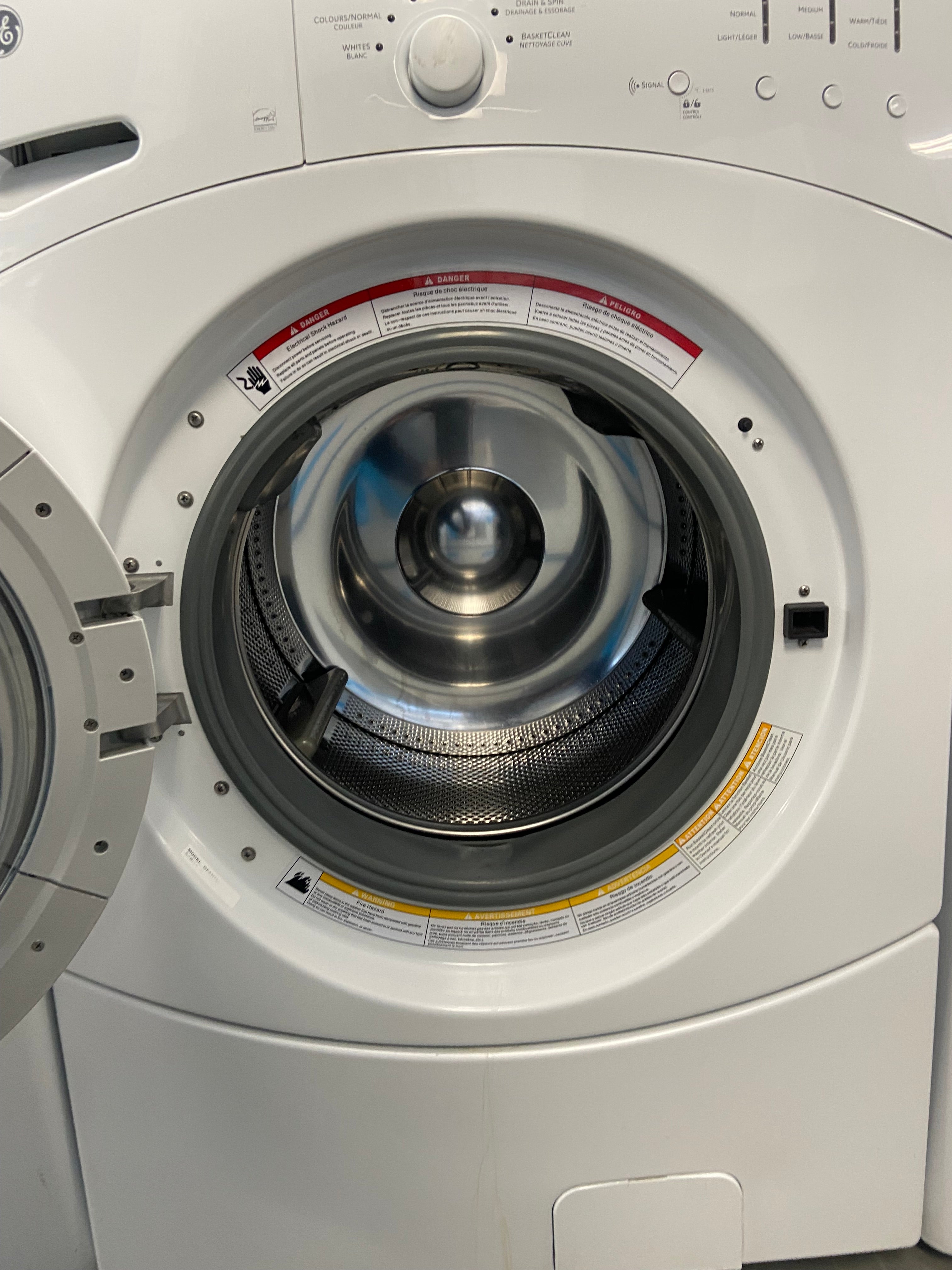 GE GFAN1000LWW Front Load Washer, 27 inch Width, 3.8 cu. ft. Capacity, 3 Wash Cycles, 3 Temperature Settings, Stackable, 1 RPM Washer Spin Speed, Water Heater, White colour