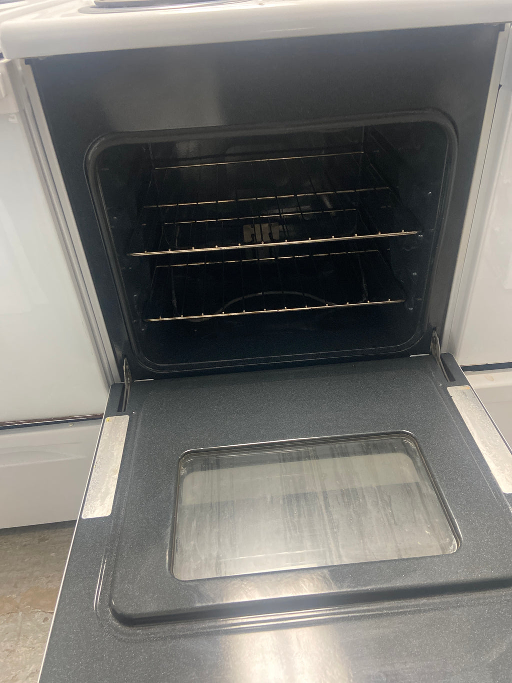 Roper Apartment size(24”) coil top stove, REE22303, “Refurbished”, 3 Months Warranty