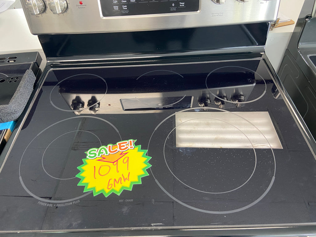 Black 30” GE JCB840ST3SS Glass Top Stove (Scratch and Dent)