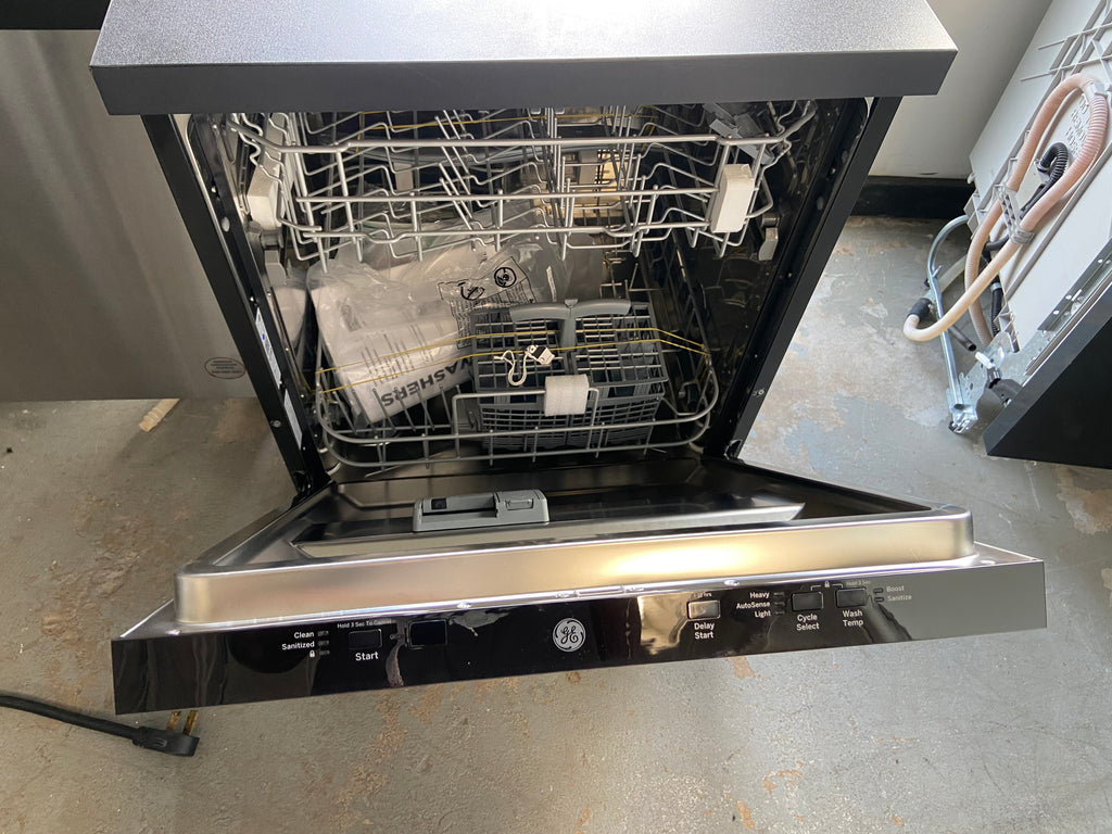 Stainless GE GPT225SSL2SS Portable Dishwasher (Scratch and Dent)