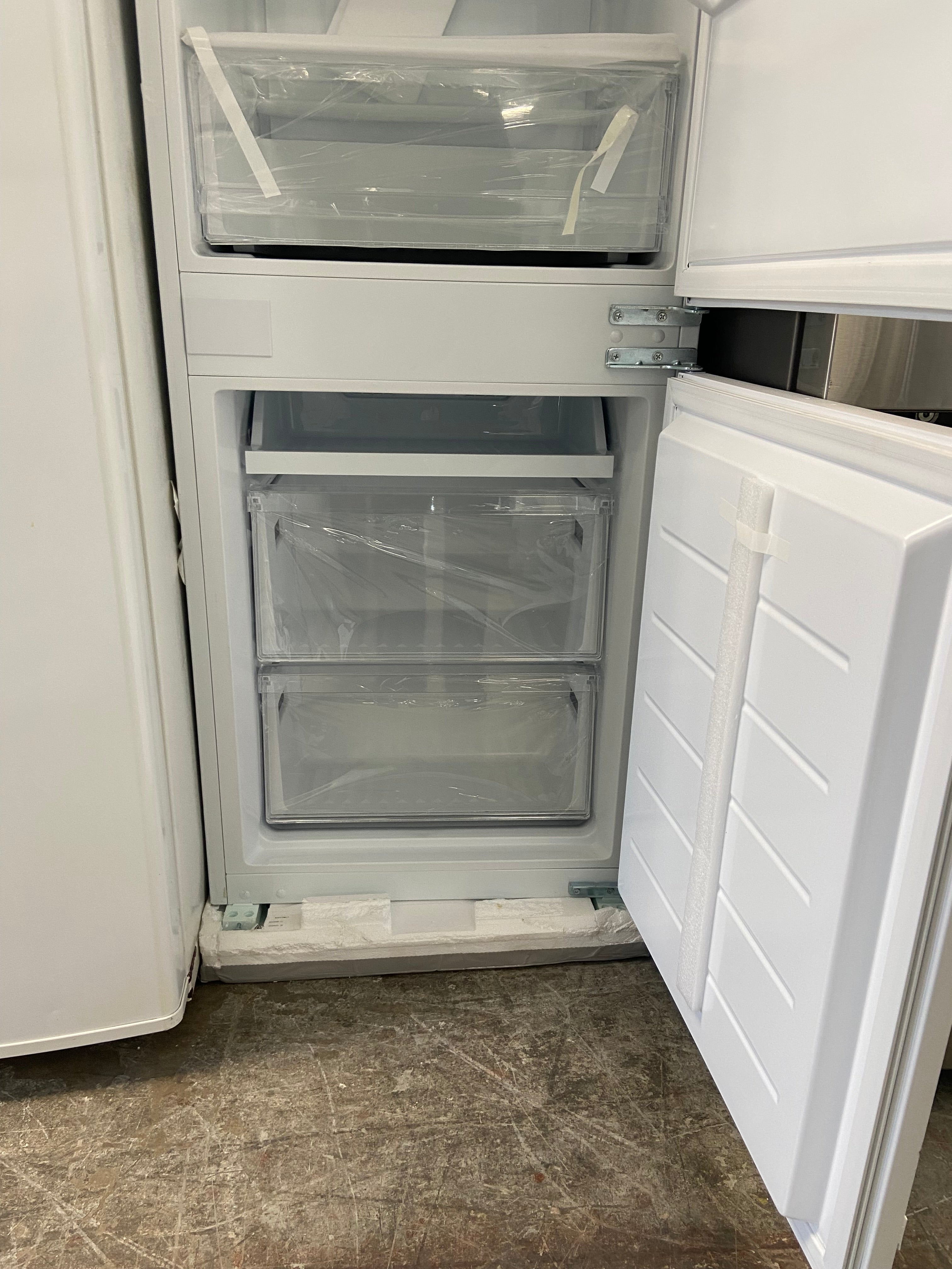 Moffat 22” white panel ready bottom mount freezer white fridge “Open box”