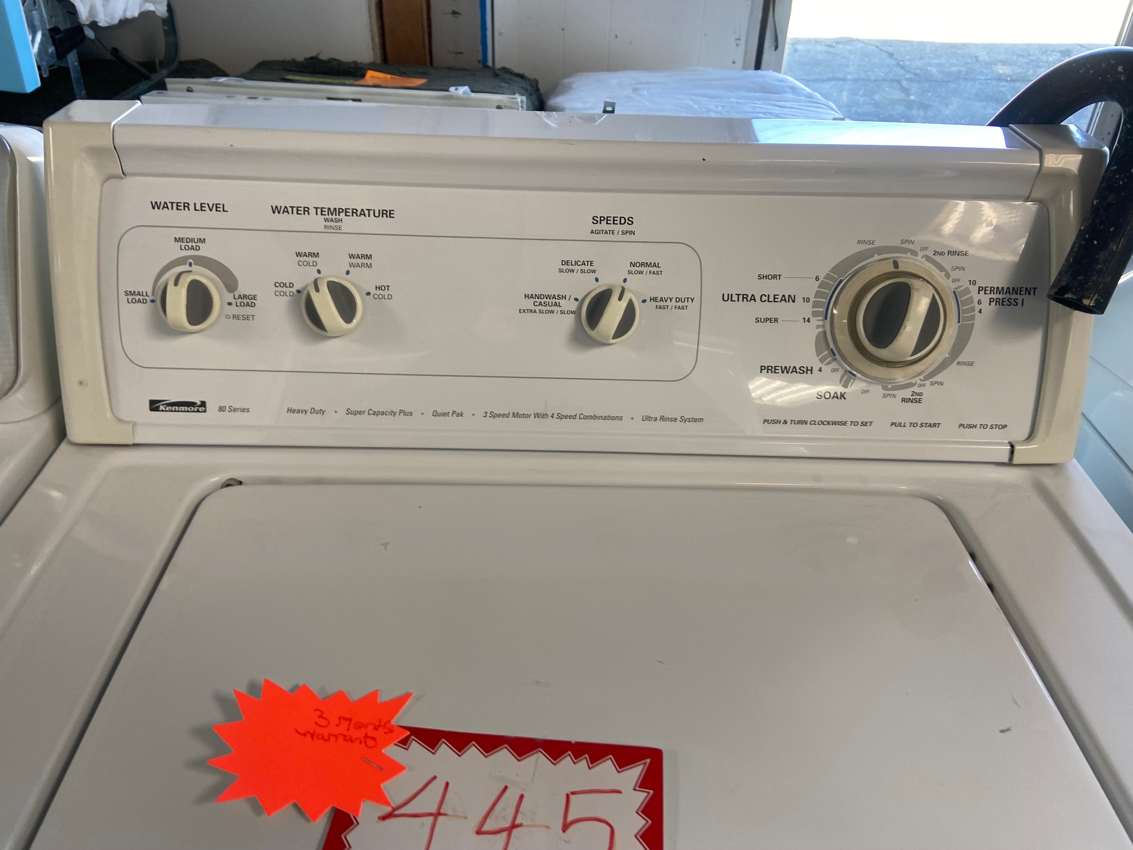 White 27” Width Kenmore Top Load Washer with an Agitator, comes with a 120v plug
