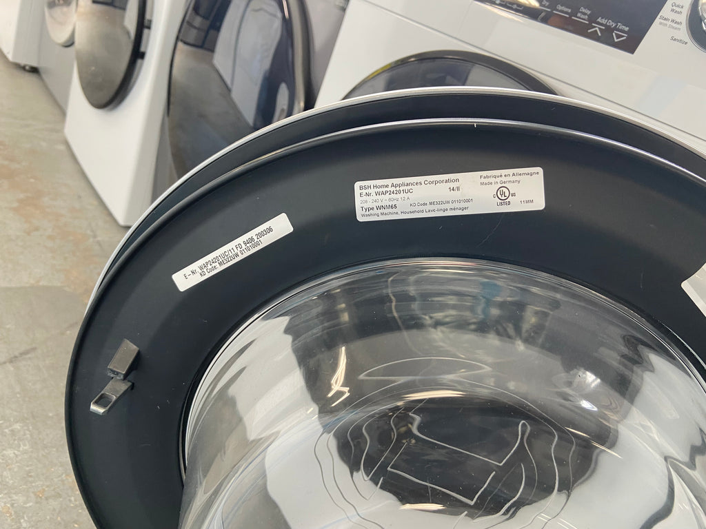 White 24” Bosch WTV76100C/WAP24201UC Washer And Dryer Set (Refurbished)