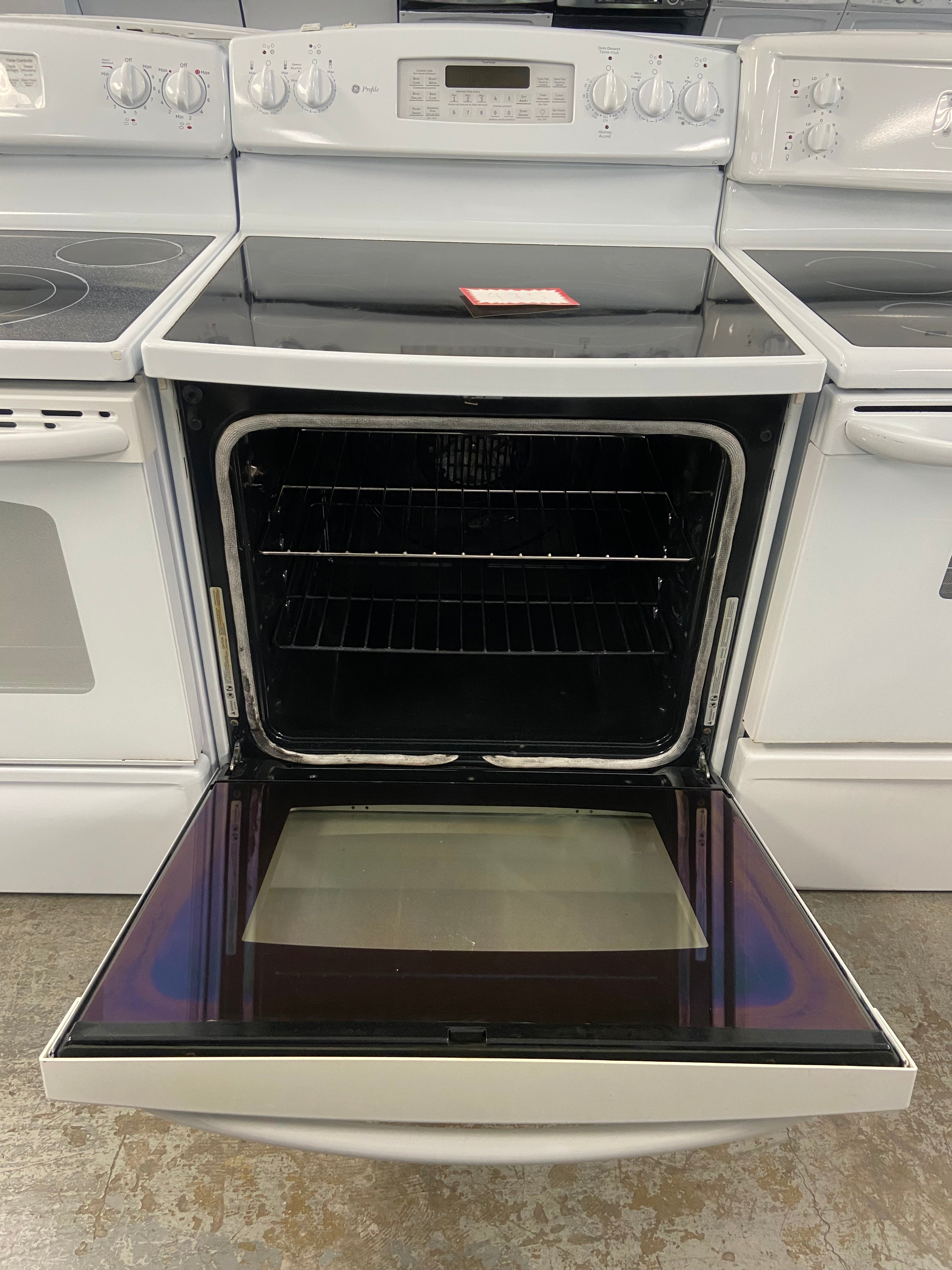 White 30” GE Profile PCB969DR1WW Glass Top Stove (Refurbished)