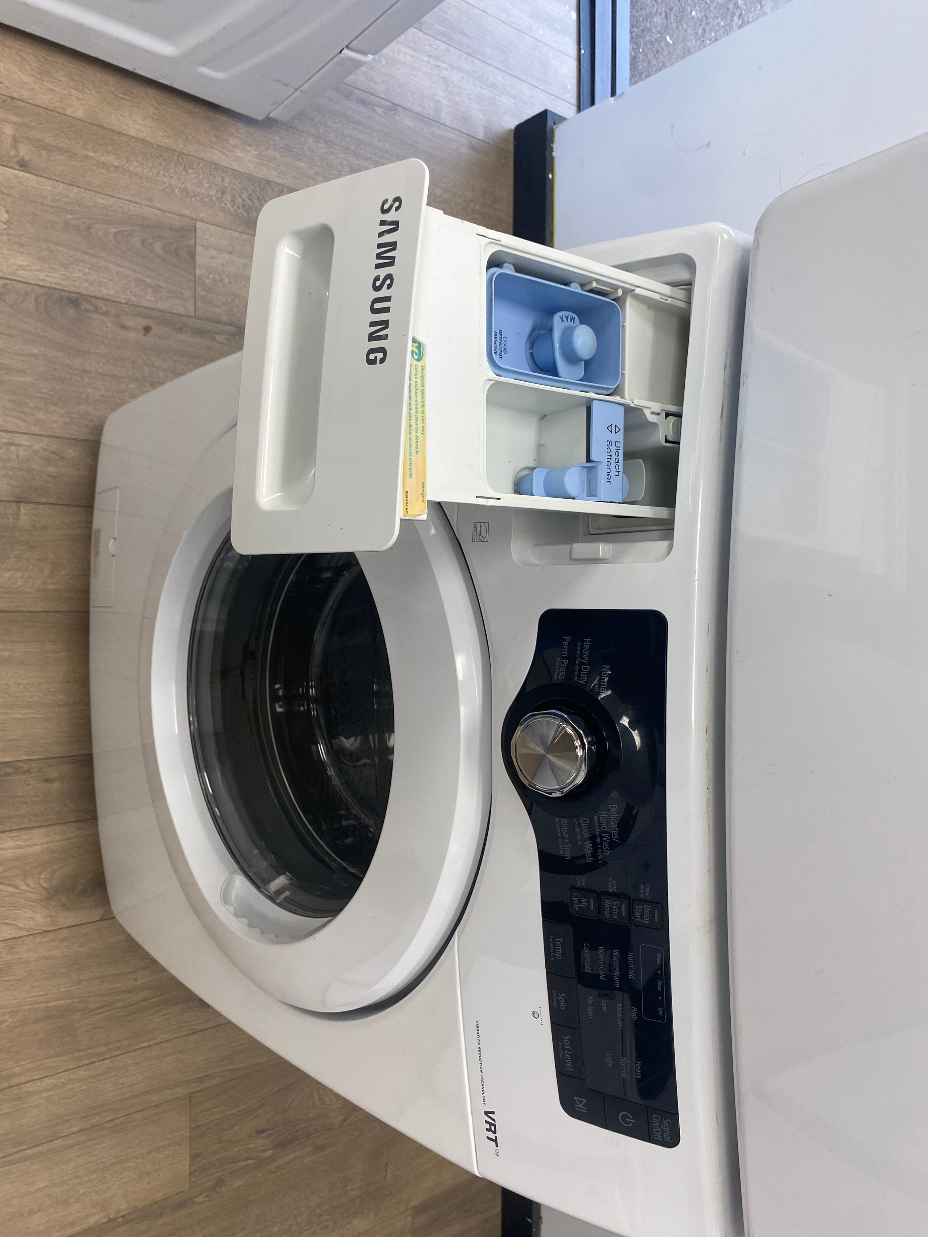 Samsung Front Load Washer, 27 inch Width, 4.0 cu. ft. Capacity, 6 Wash Cycles/ Samsung DV42H5000EW/AC Dryer, Vented, 11 Dry Cycles, 4 Temperature Settings, Stackable, White colour