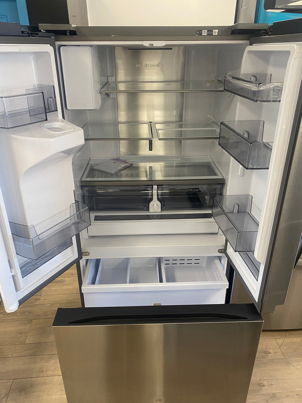 French door Counter depth 36” Samsung Stainless Fridge with water and ice dispenser “scratch and dent”