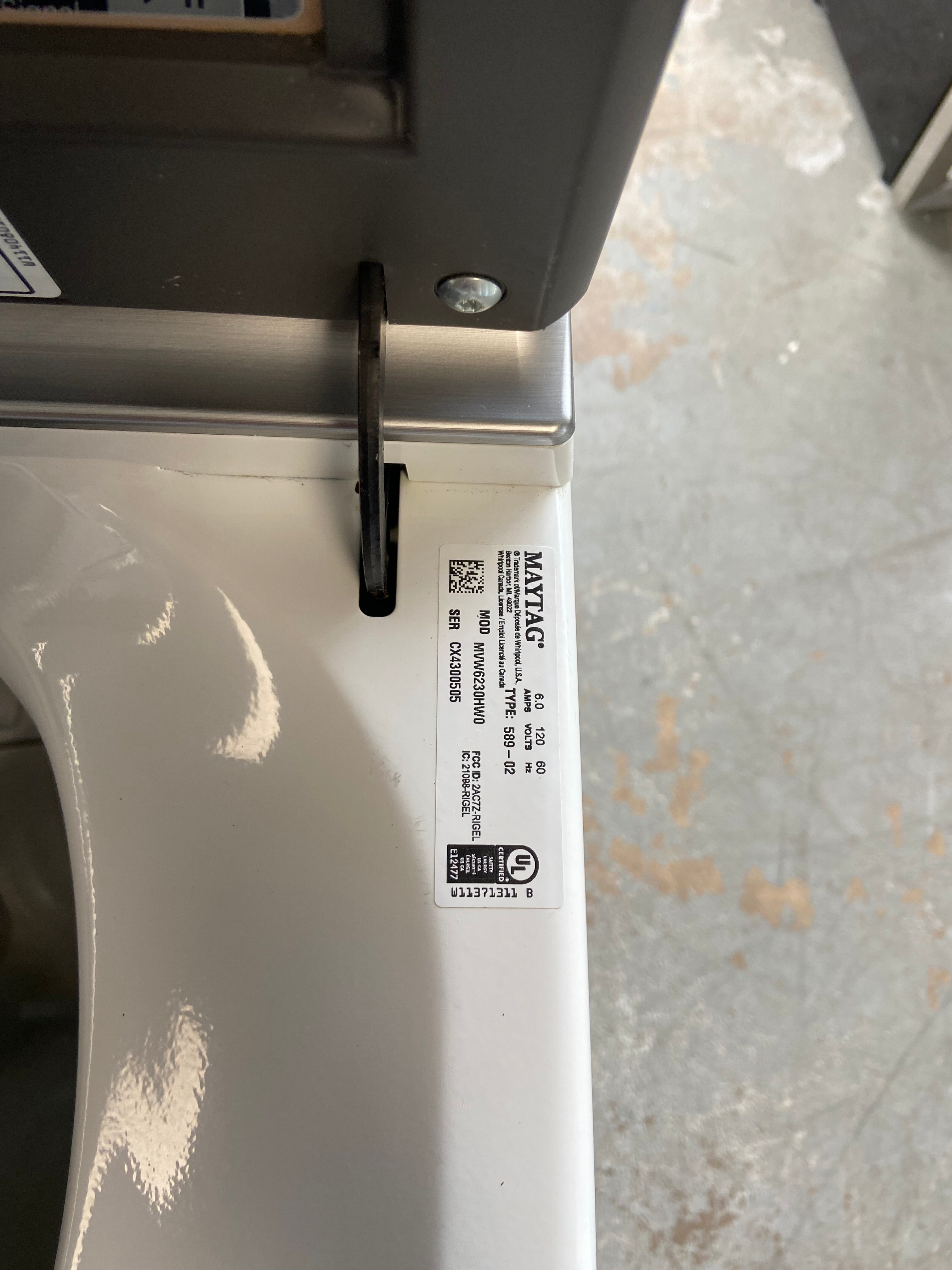 White Maytag MVW6230HW0 Top Load Washer, 27 inch Width, 5.4 cu. ft. Washer Capacity "Refurbished"