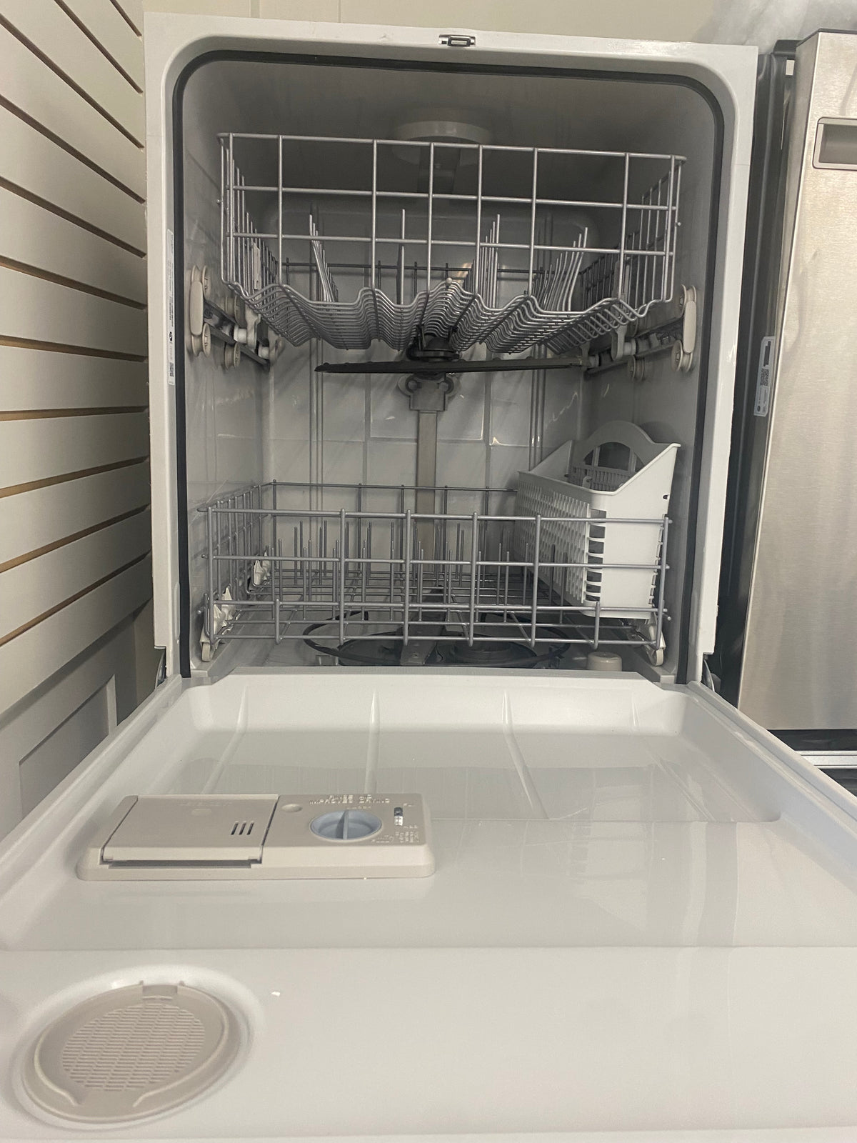 24” Whirlpool Stainless Built-in Dishwasher "Brand New-Open Box"