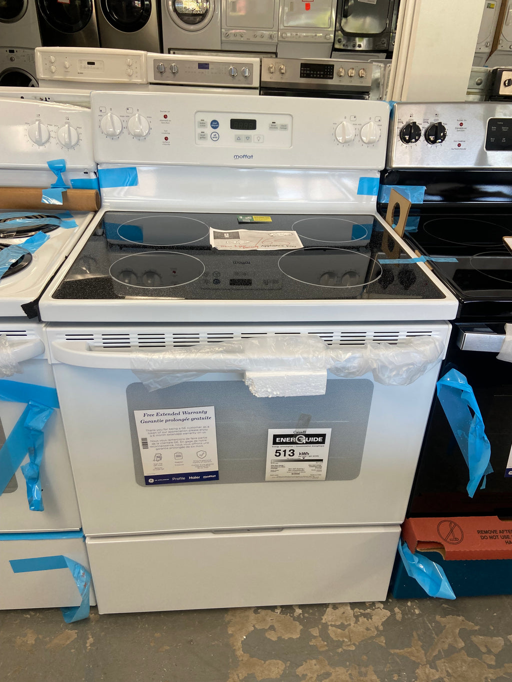 Moffat  Electric Range, 5 cu. ft. Capacity, 30 inch Exterior Width, 4 Burners, Storage Drawer, Manual Clean, 2,000 W Highest Element, White colour