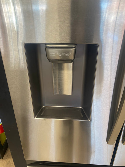 36” Double freezer Samsung Stainless Fridge, water and ice dispenser “scratch and dent”