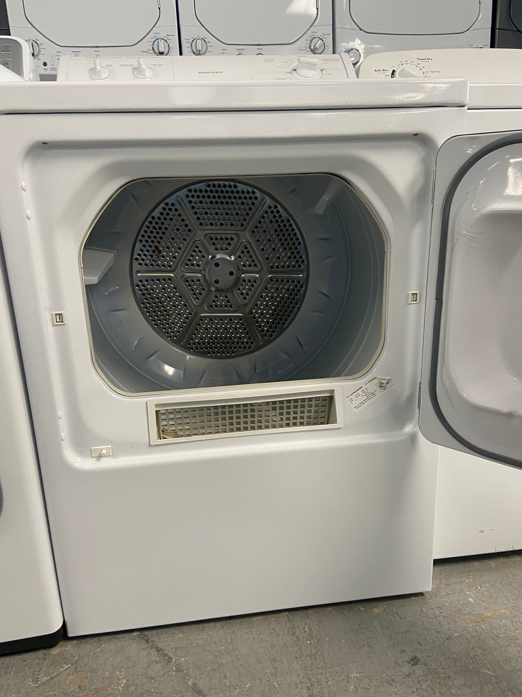 White 27” Moffat RUXR453EB5WW Dryer (Refurbished)