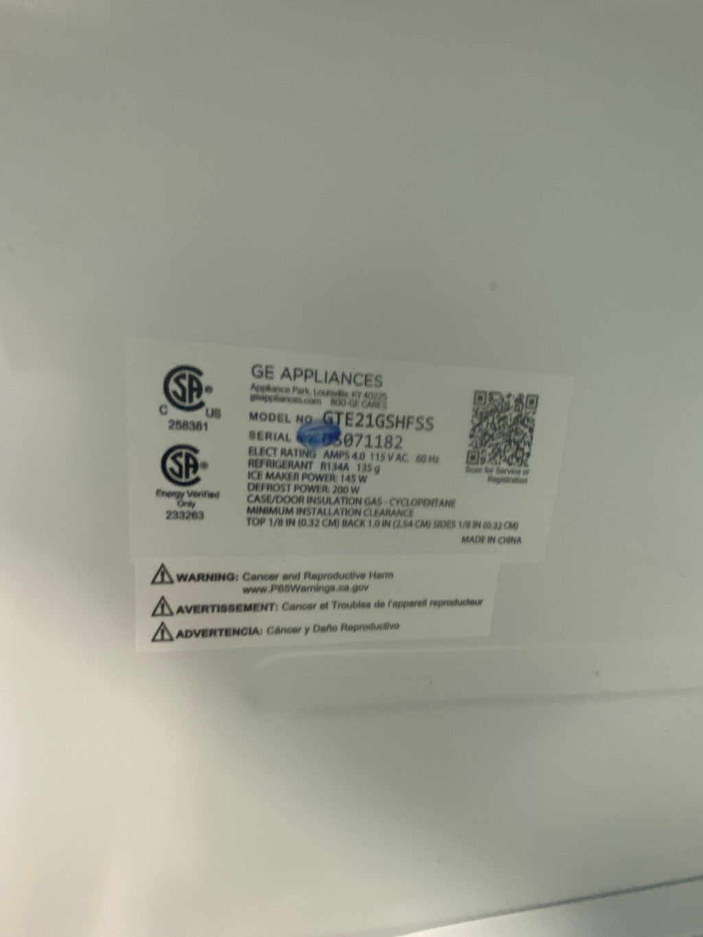 33 inch GE® ENERGY STAR® 21.1 Cu. Ft. Top-Freezer Refrigerator GTE21GSHSS "Refurbished"