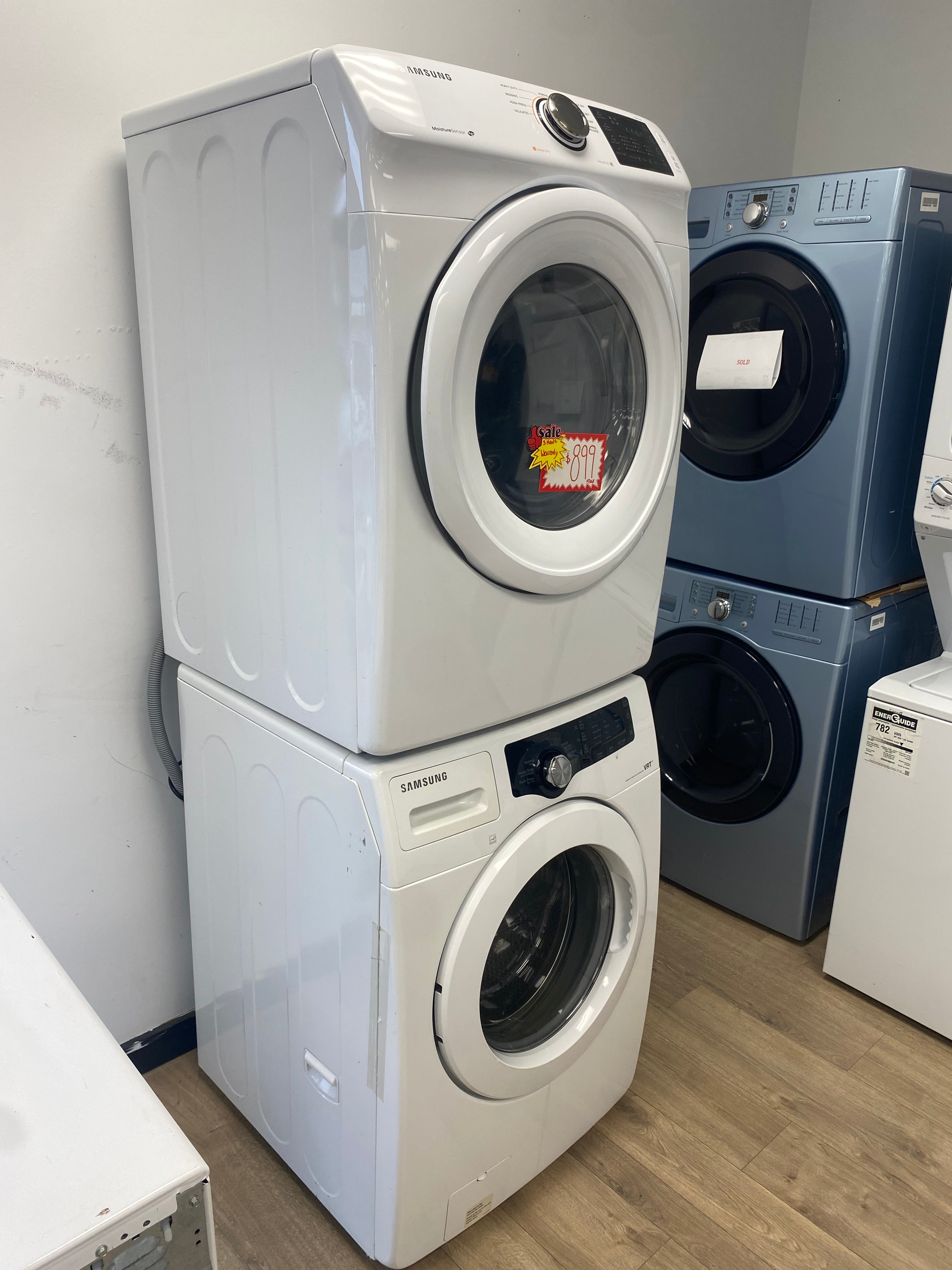 Samsung Front Load Washer, 27 inch Width, 4.0 cu. ft. Capacity, 6 Wash Cycles/ Samsung DV42H5000EW/AC Dryer, Vented, 11 Dry Cycles, 4 Temperature Settings, Stackable, White colour