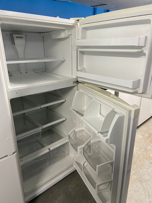 30” Whirlpool GR9FHKXVQ00 Top Freezer Refrigerator, 18.9 cu. ft. Capacity