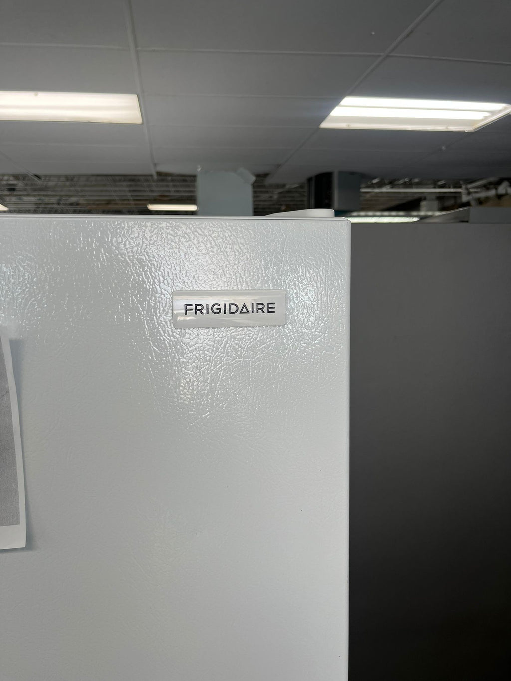Frigidaire FFHT1814YW1 White Top Freezer Refrigerator, 30 inch Width, 18.2 cu. ft. "refurbished"