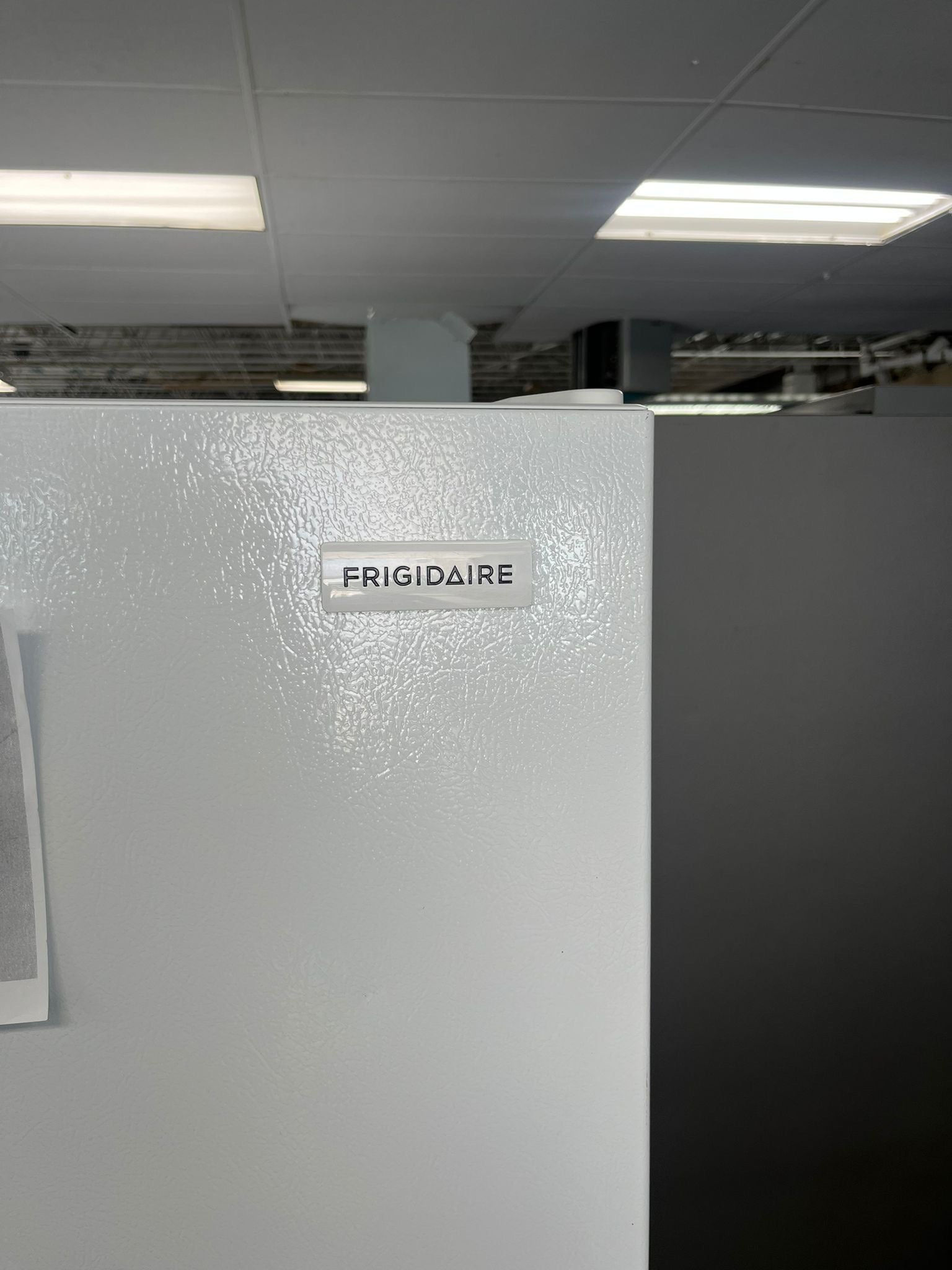 Frigidaire FFHT1814YW1 White Top Freezer Refrigerator, 30 inch Width, 18.2 cu. ft. "refurbished"