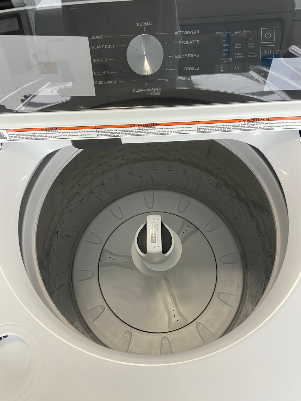 Whirlpool WTW5057LW0 Top Load Washer, 27 inch Width, 5.5 cu. ft. Washer Capacity, 770 RPM Washer Spin Speed, 12 Wash Cycles, 5 Temperature Settings, White colour (2-in-1 Removable Agitator),Water Faucet