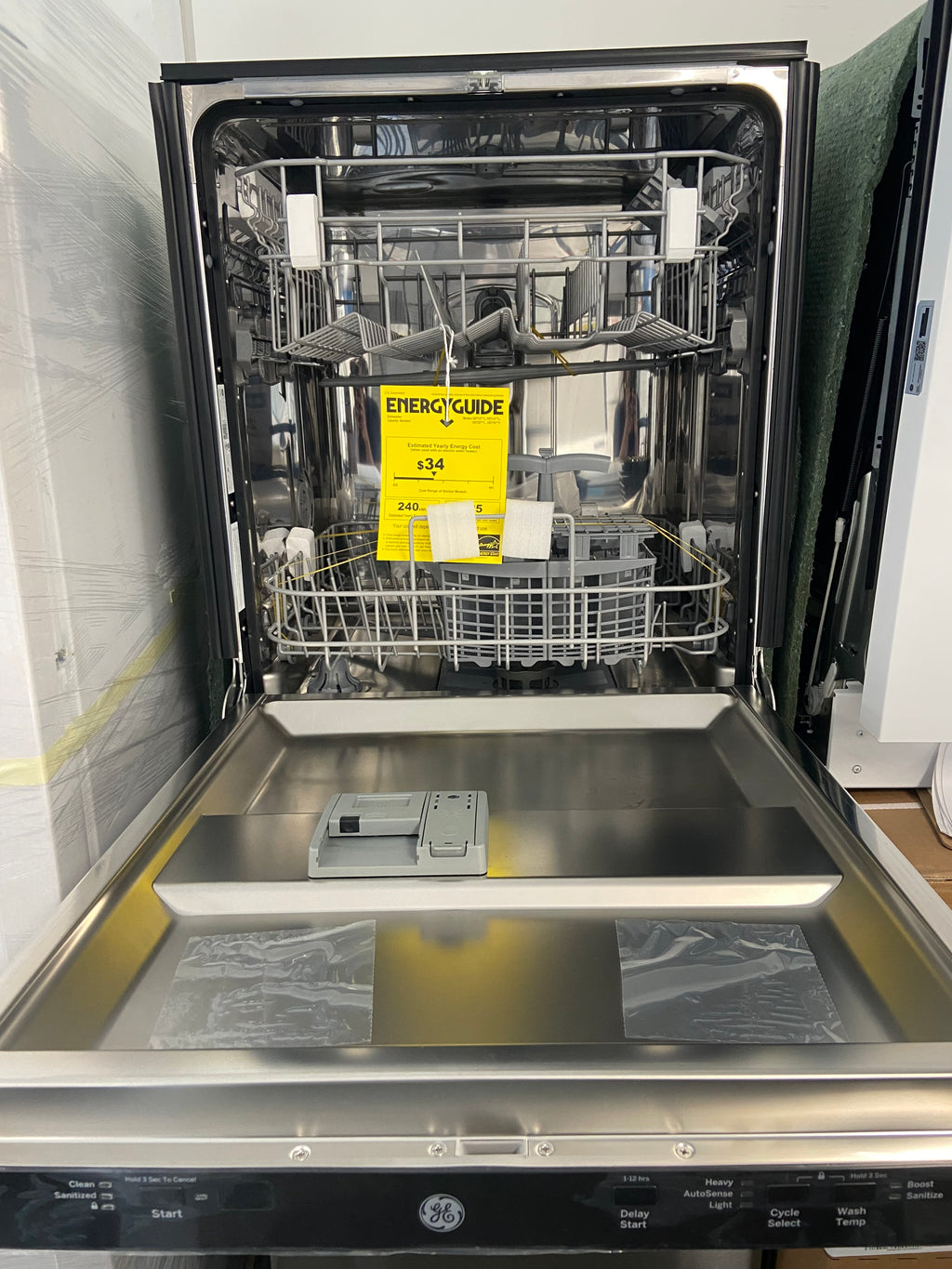 24" Stainless steel GE dishwasher with Stainless Steel Tub GDT225SSL2SS 51 dBA - ENERGY STAR® "New" built in