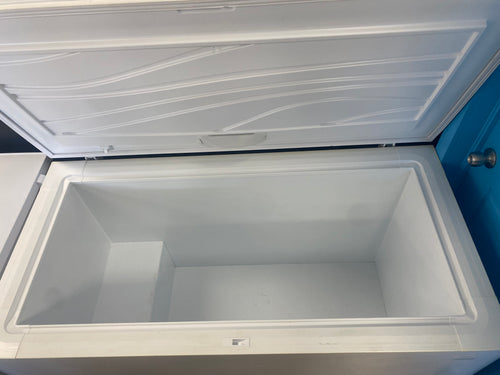 16 cuft Frigidaire White Chest Freezer “used”