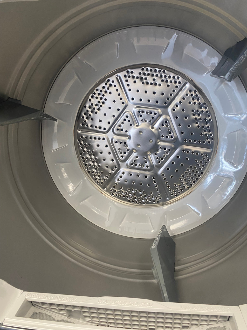 GE 27" Electric Unitized Spacemaker 4.5 Cu. Ft. Washer / 5.9 Cu. Ft. Dryer Diamond Gray - GUD57EEMT0DG