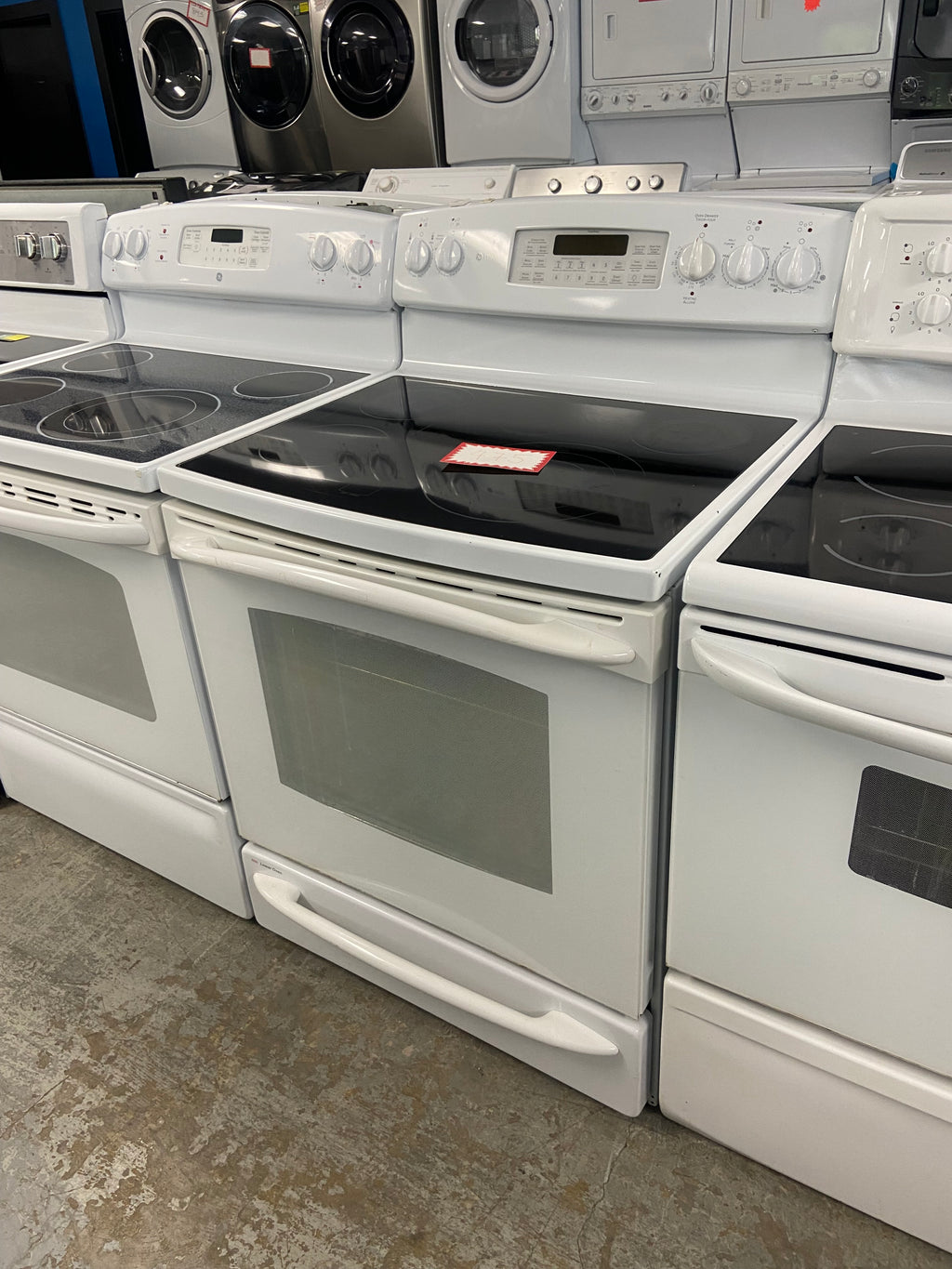 White 30” GE Profile PCB969DR1WW Glass Top Stove (Refurbished)
