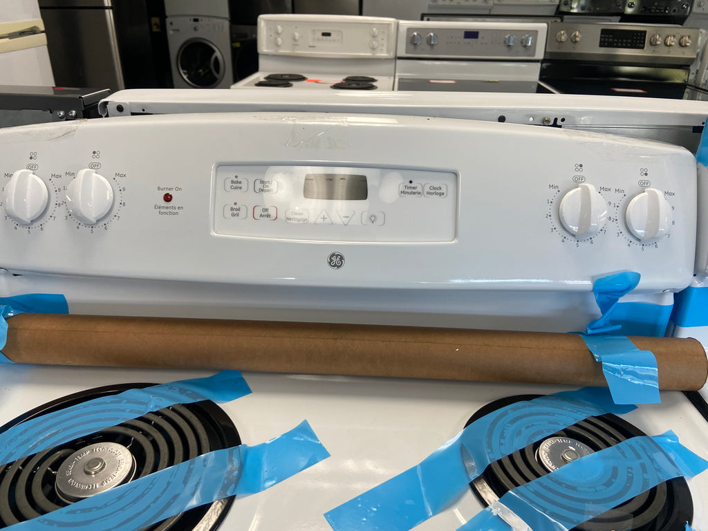 GE JCBP240DM5WW Electric Range, 5 cu. ft. Capacity, 30 inch Exterior Width, 4 Burners, Storage Drawer, Self Clean, 2,400 W Highest Element, White colour