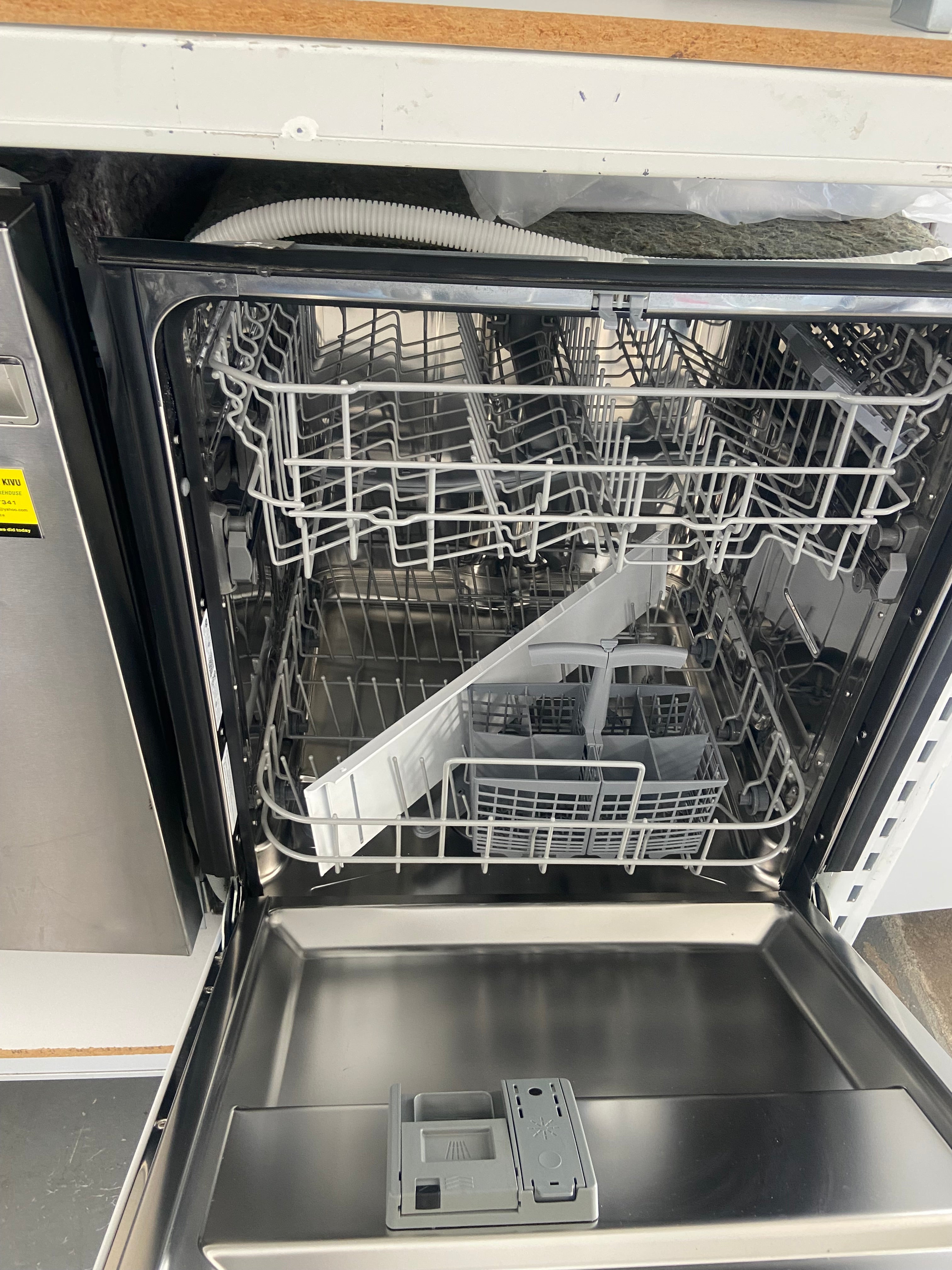 GE White 24" Built-in Dishwasher "scratch and dent"