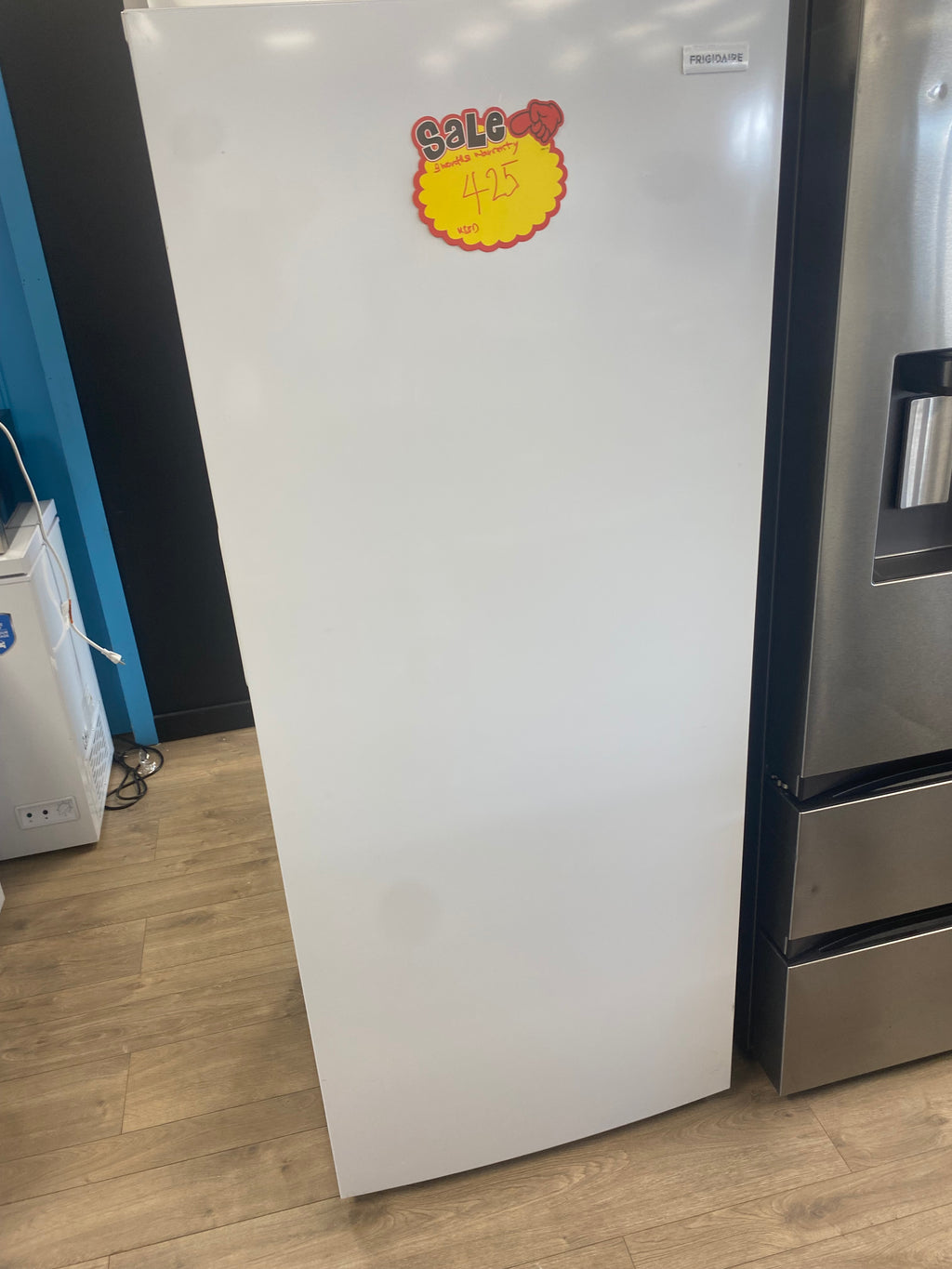 28” Frigidaire Upright/Stand Up freezer, White 'Refurbished'