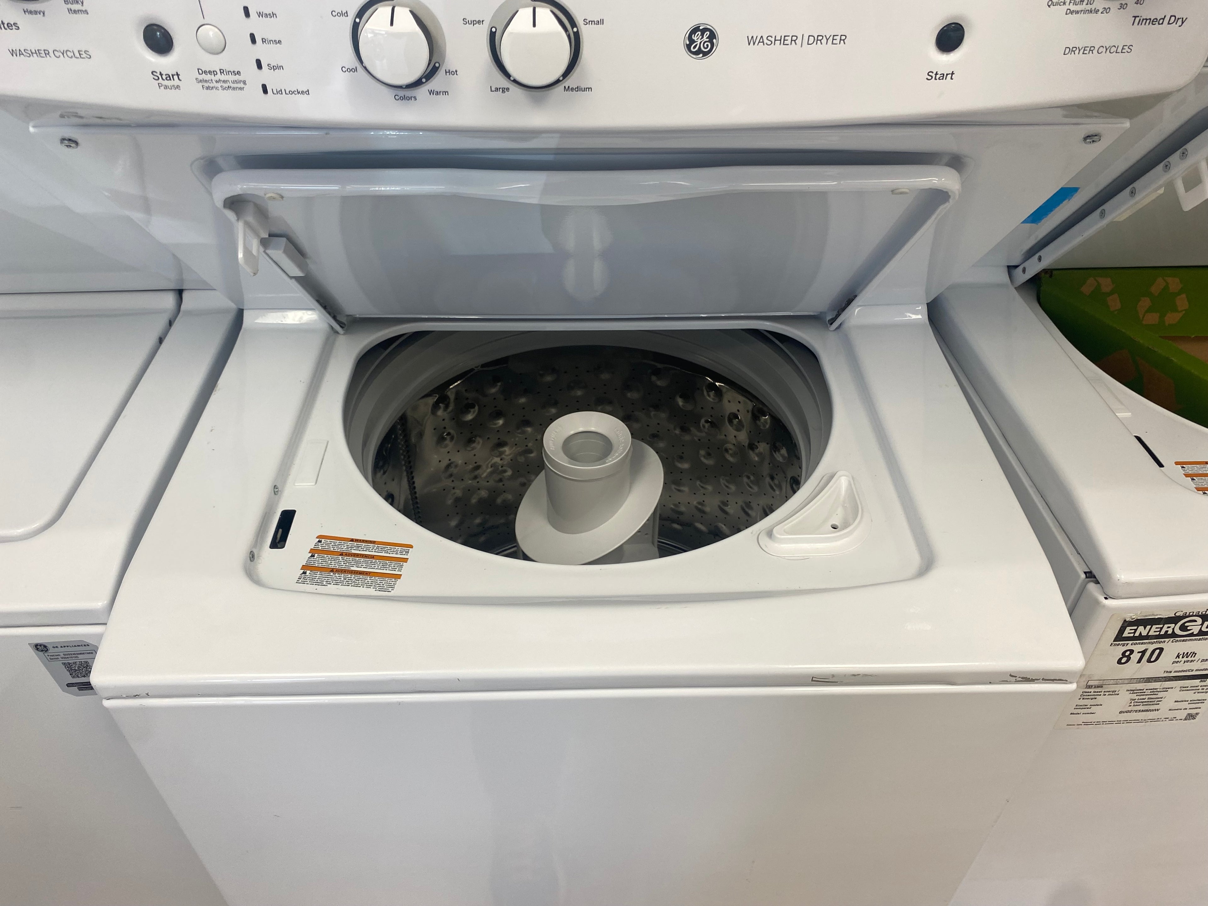 White GE 27” Laundry Center