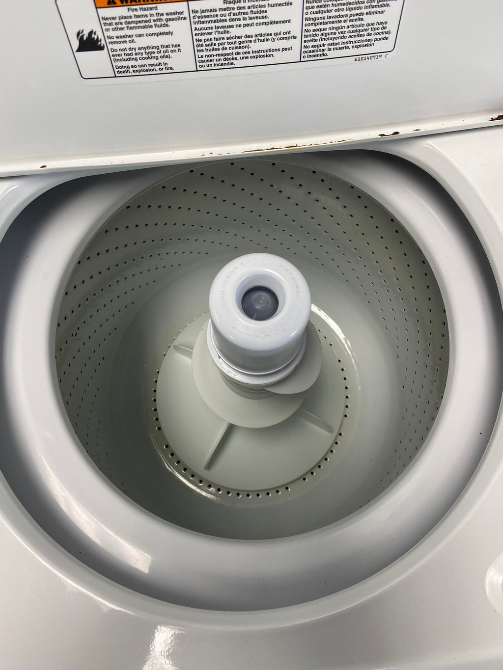 White 27” Kenmore 110.29672800 Top Load Washer (Refurbished)