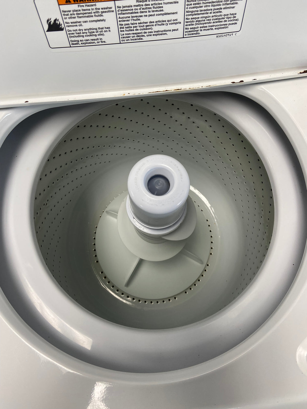 White 27” Kenmore 110.29672800 Top Load Washer (Refurbished)