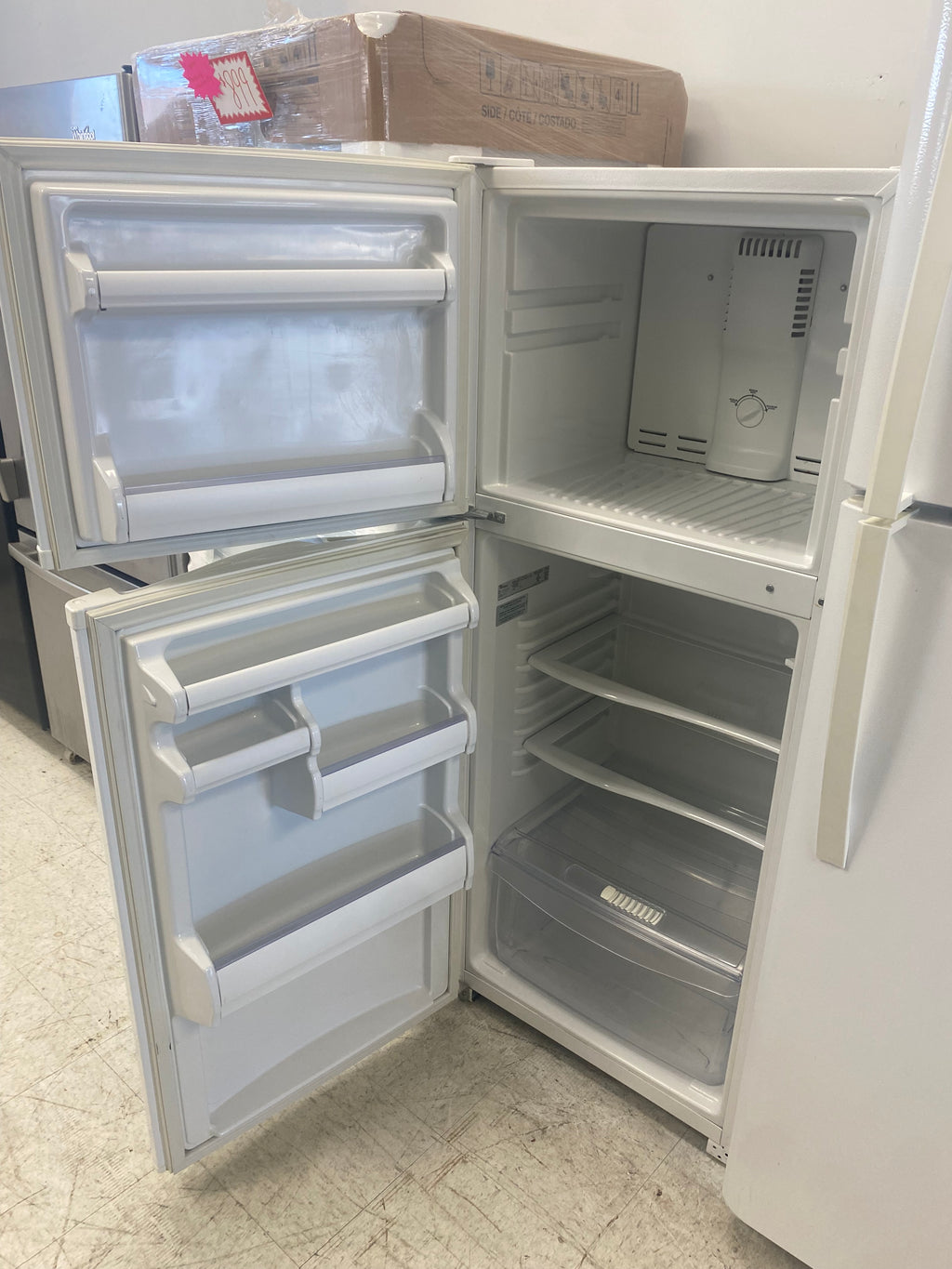 Whirlpool 24” fridge