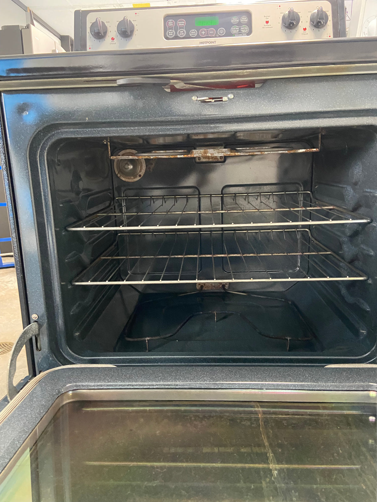 Black 30” Hotpoint RCB790SJ2SA Glass Top Stove (Refurbished)