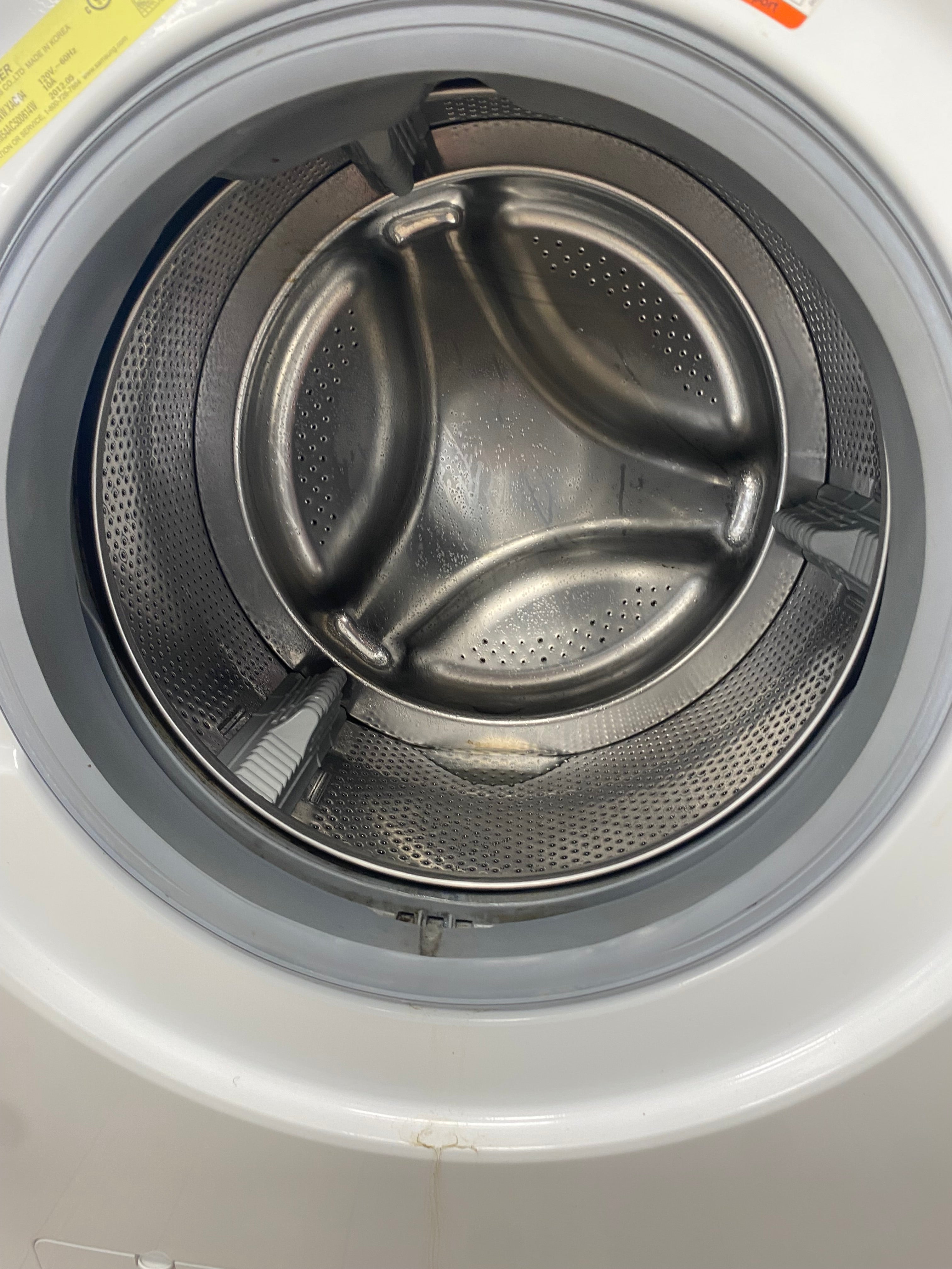 Samsung Front Load Washer, 27 inch Width, 4.0 cu. ft. Capacity, 6 Wash Cycles/ Samsung DV42H5000EW/AC Dryer, Vented, 11 Dry Cycles, 4 Temperature Settings, Stackable, White colour