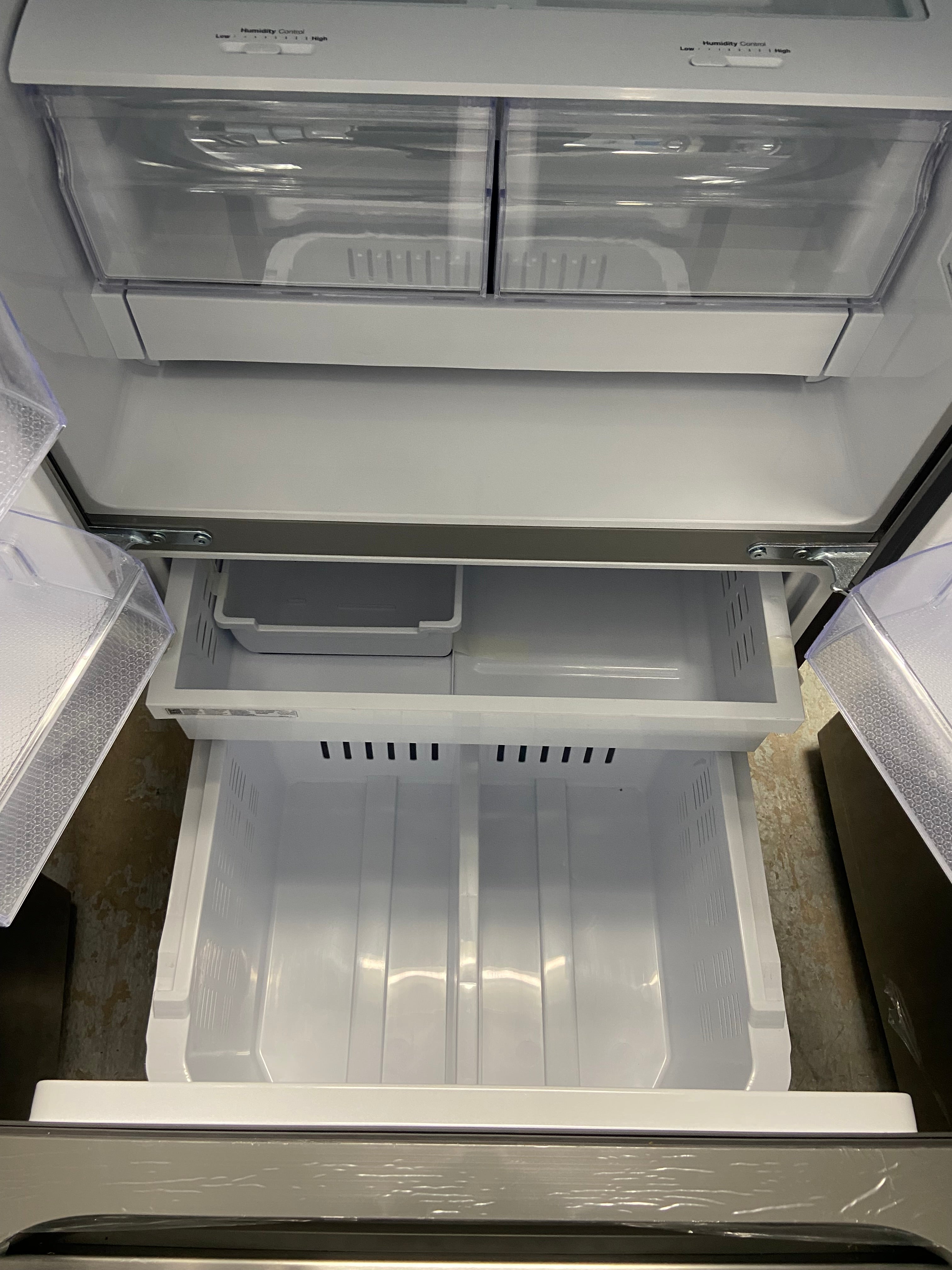 30” French door fridge 21.8 cu. RF22A4111SR/AA Stainless Steel colour  “scratch and dent”