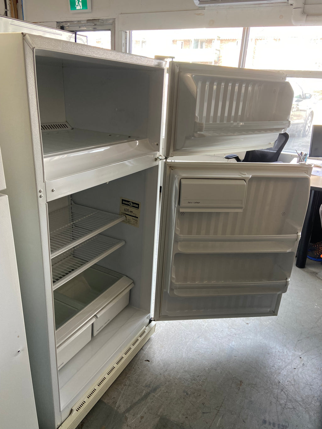 31” White GE LW16JYVRW-1 Refrigerator with warranty