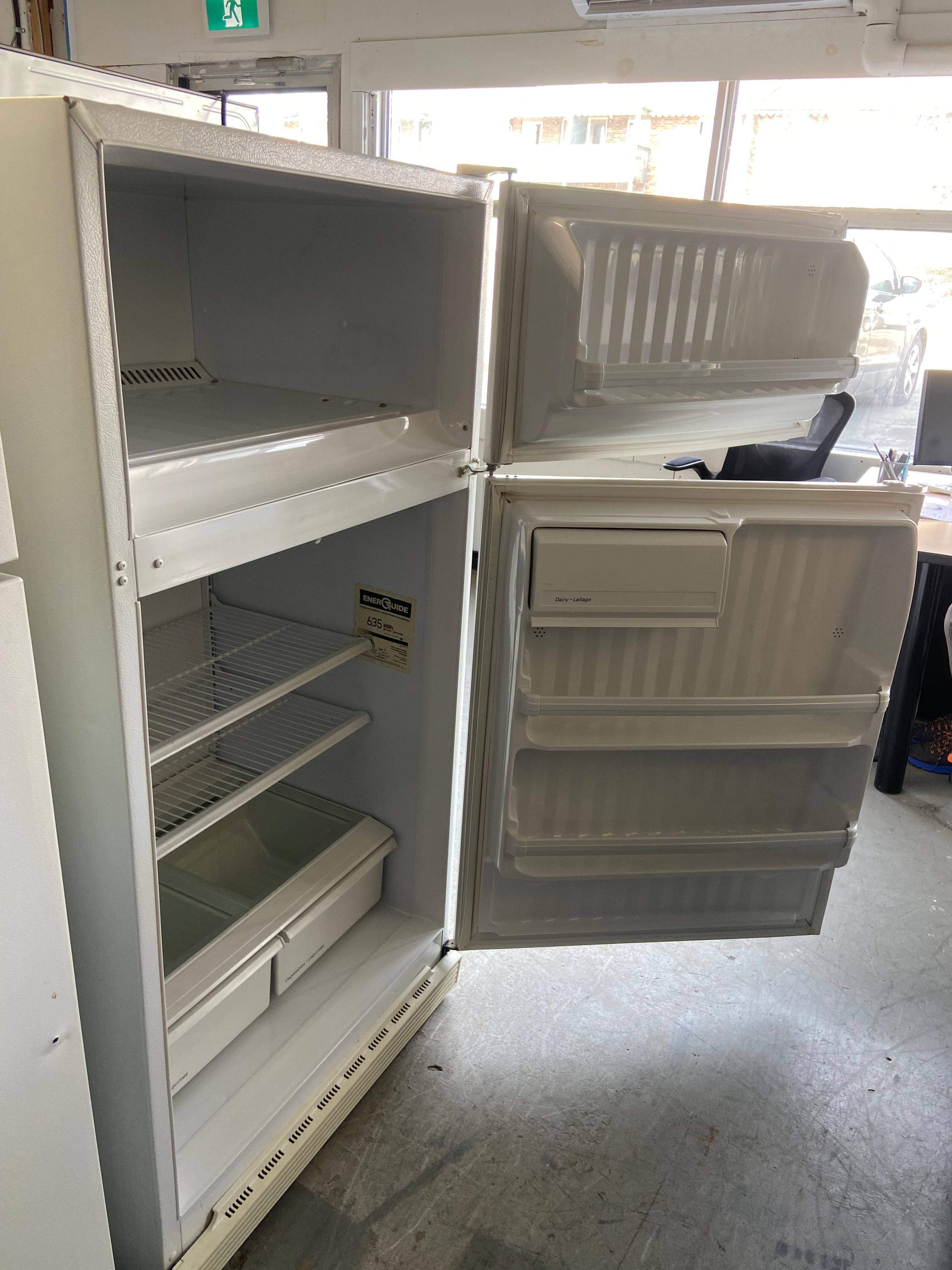31” White GE LW16JYVRW-1 Refrigerator with warranty