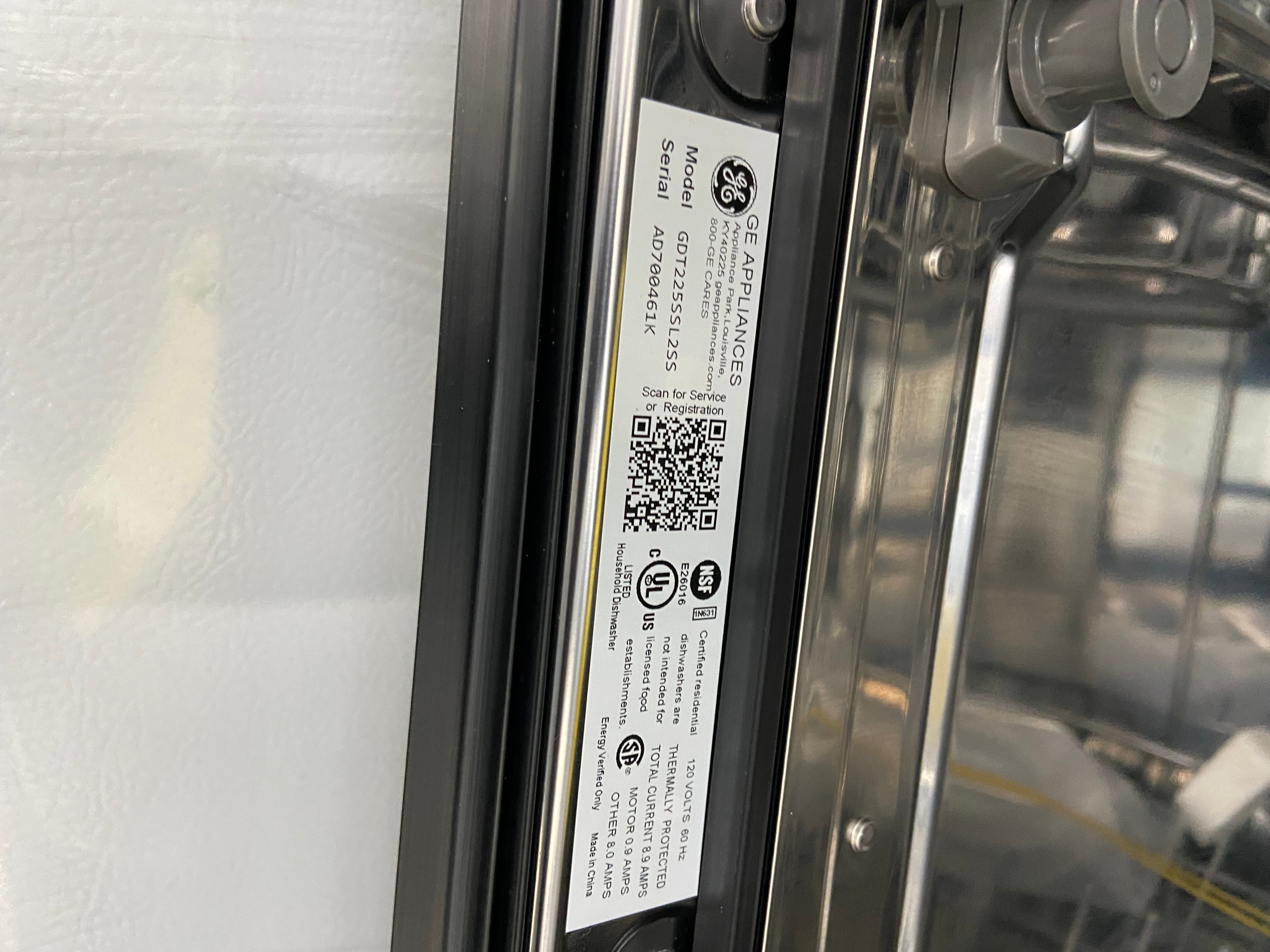 24" Stainless steel GE dishwasher with Stainless Steel Tub GDT225SSL2SS 51 dBA - ENERGY STAR® "New" built in