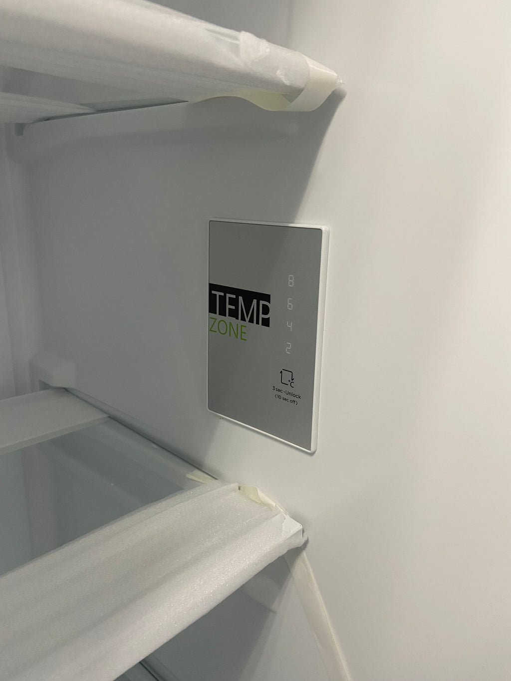 Moffat 22” white panel ready bottom mount freezer white fridge “Open box”
