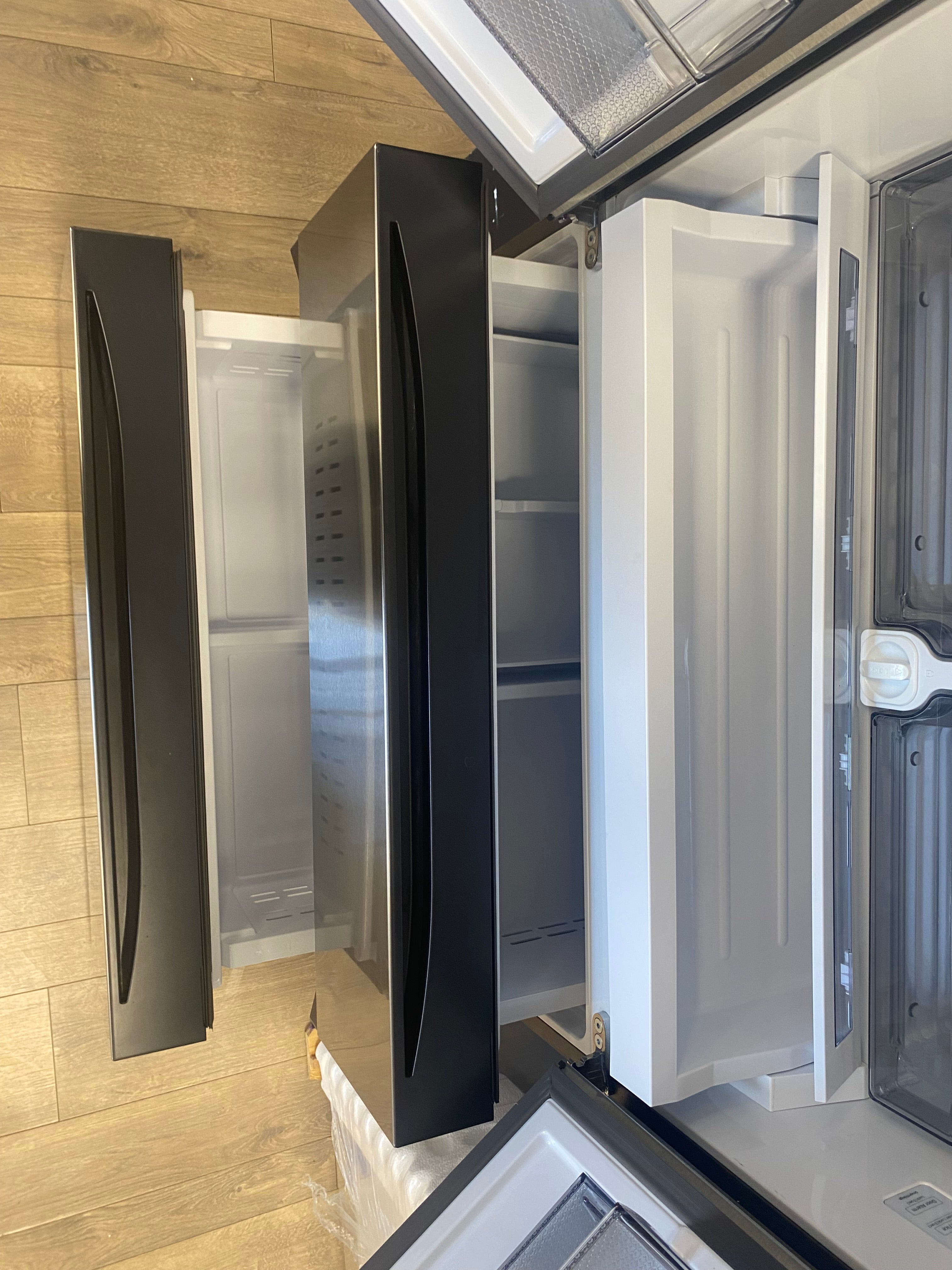 36” Double freezer Samsung Stainless Fridge, water and ice dispenser “scratch and dent”