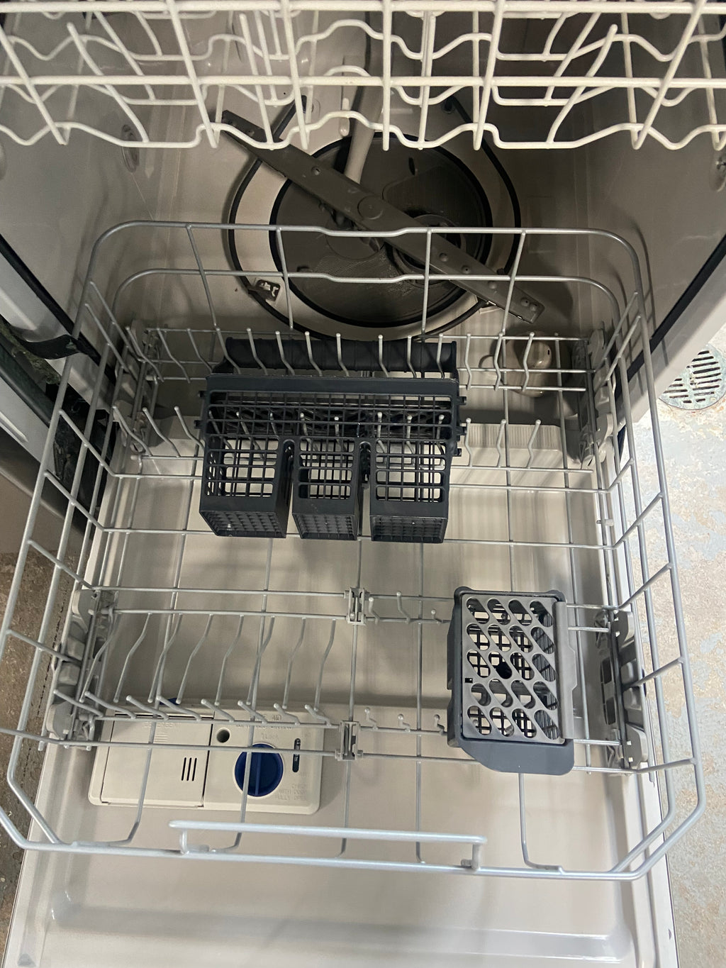 Stainless 24” Whirlpool WDF331PAHS1 Dishwasher (Refurbished)